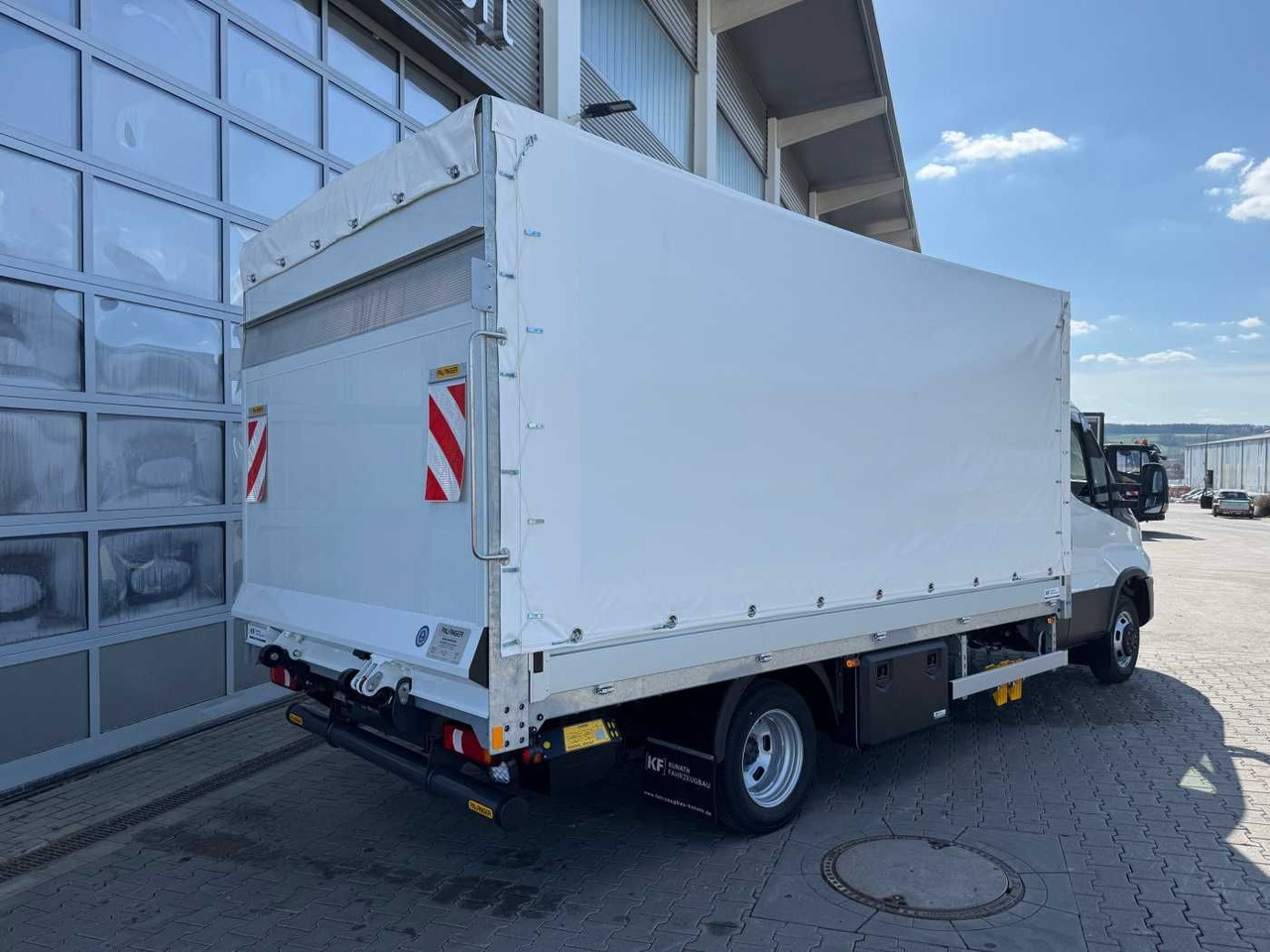 Iveco Daily 50C16 HA8 Pritsche+Plane *LBW* 3x - Schuifzeilen bestelwagen: afbeelding 3 Iveco Daily 50C16 HA8 Pritsche+Plane *LBW* 3x - Schuifzeilen bestelwagen: afbeelding 3
