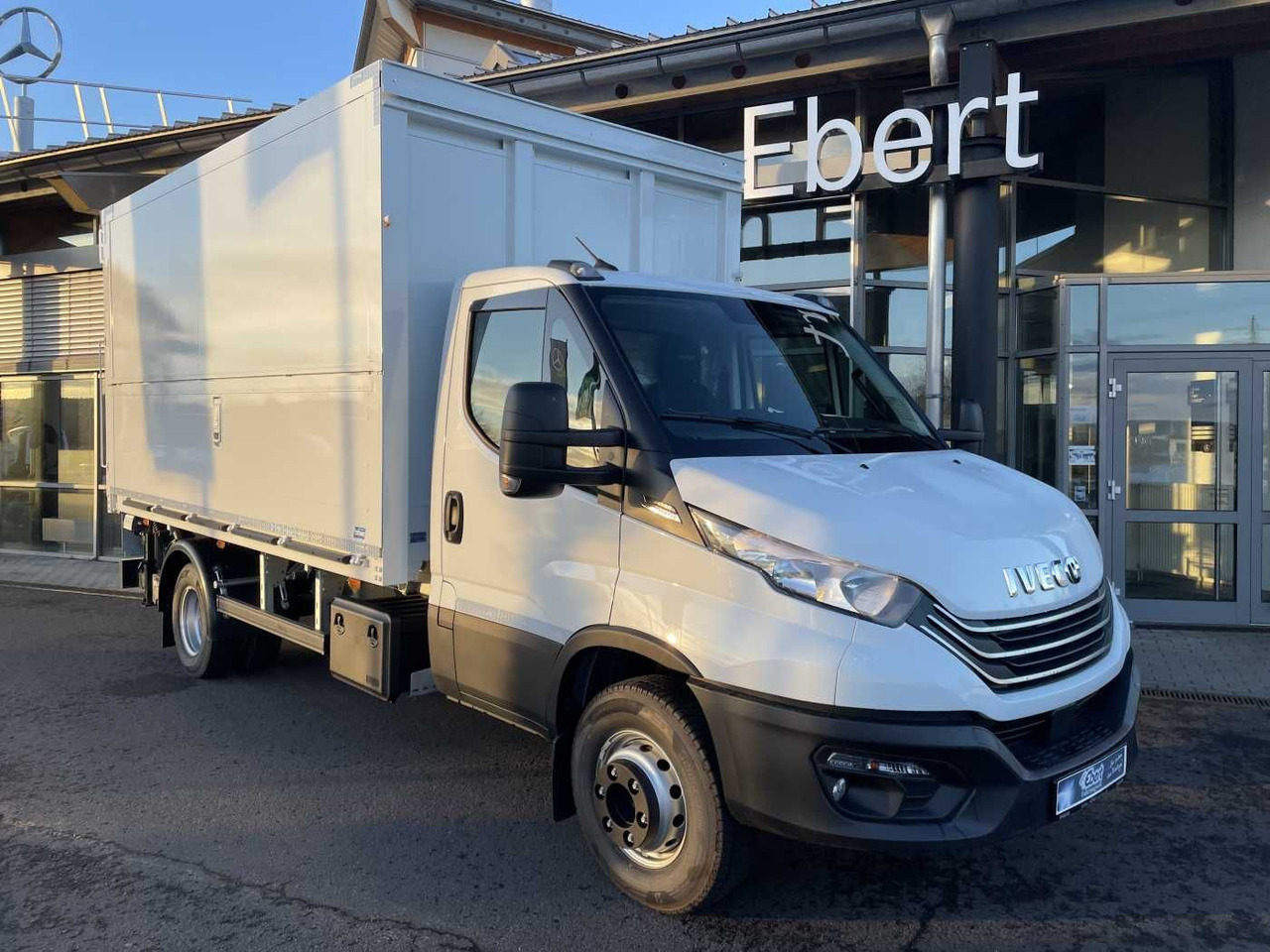 Iveco Daily 70C18 HA8 *LBW*Schwenkwandkoffer* - Bestelwagen gesloten laadbak: afbeelding 1 Iveco Daily 70C18 HA8 *LBW*Schwenkwandkoffer* - Bestelwagen gesloten laadbak: afbeelding 1