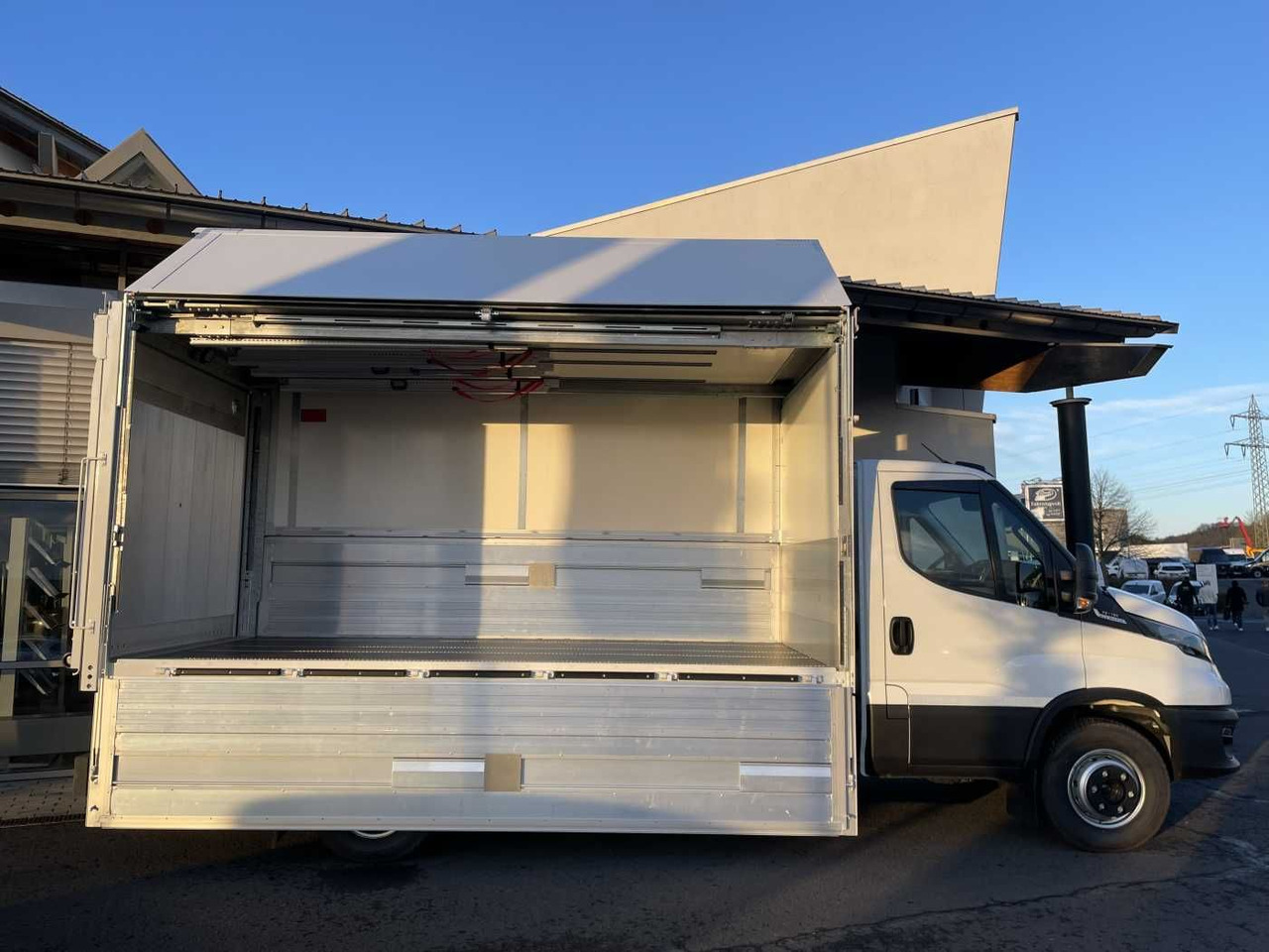 Iveco Daily 70C18 HA8 *LBW*Schwenkwandkoffer* - Bestelwagen gesloten laadbak: afbeelding 3 Iveco Daily 70C18 HA8 *LBW*Schwenkwandkoffer* - Bestelwagen gesloten laadbak: afbeelding 3