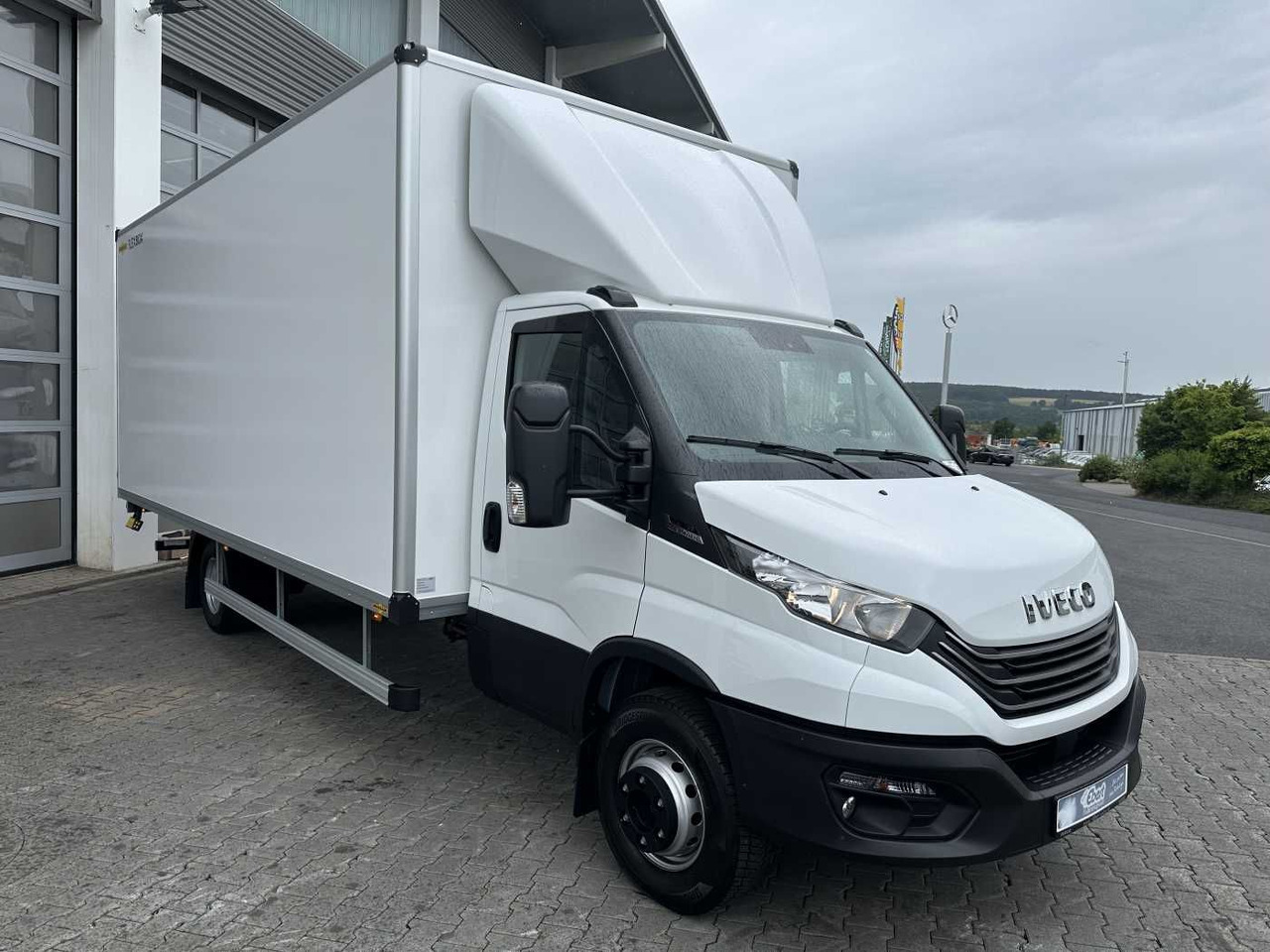 Iveco Daily 70C18 HA8 *R5.100mm*LBW*Luft*Automatik* - Bestelwagen gesloten laadbak: afbeelding 3 Iveco Daily 70C18 HA8 *R5.100mm*LBW*Luft*Automatik* - Bestelwagen gesloten laadbak: afbeelding 3