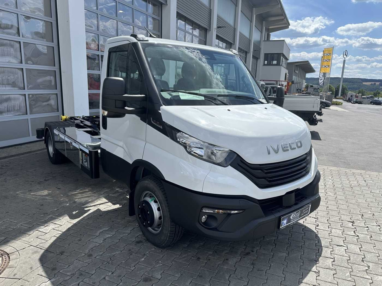 Iveco Daily 70C18 *R4100mm*Automatik*2xAHK*Luft* - Haakarmsysteem vrachtwagen: afbeelding 3 Iveco Daily 70C18 *R4100mm*Automatik*2xAHK*Luft* - Haakarmsysteem vrachtwagen: afbeelding 3