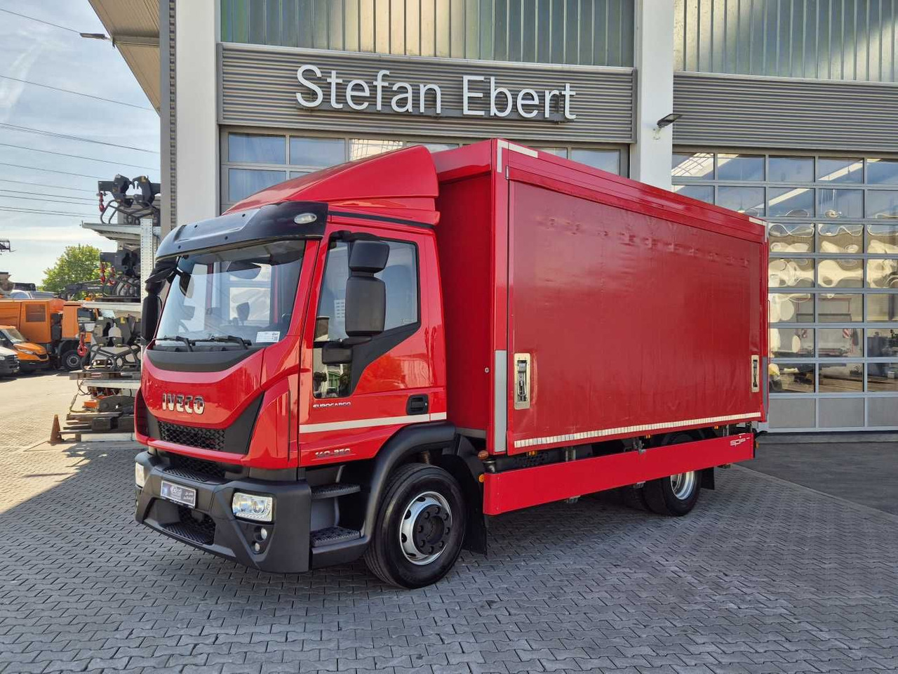 Iveco Eurocargo ML140E25/P Schiebeplanen LBW 1.500kg - Drankenwagen vrachtwagen: afbeelding 1 Iveco Eurocargo ML140E25/P Schiebeplanen LBW 1.500kg - Drankenwagen vrachtwagen: afbeelding 1