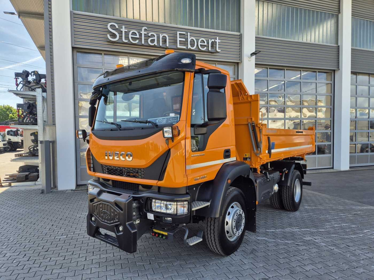 Iveco Eurocargo ML150E28W 4x4 Winterdienst Vorb. 2xAHK - Kipper vrachtwagen: afbeelding 2 Iveco Eurocargo ML150E28W 4x4 Winterdienst Vorb. 2xAHK - Kipper vrachtwagen: afbeelding 2