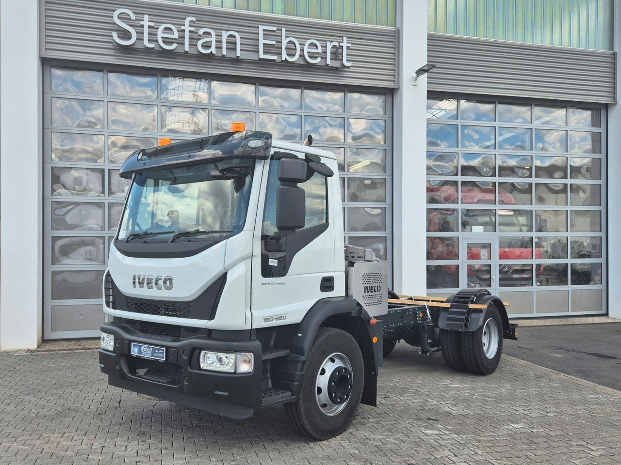 Iveco Eurocargo ML160E25/P EVI_E 4x2 RHD Rechtslenker - Veegwagen: afbeelding 3 Iveco Eurocargo ML160E25/P EVI_E 4x2 RHD Rechtslenker - Veegwagen: afbeelding 3