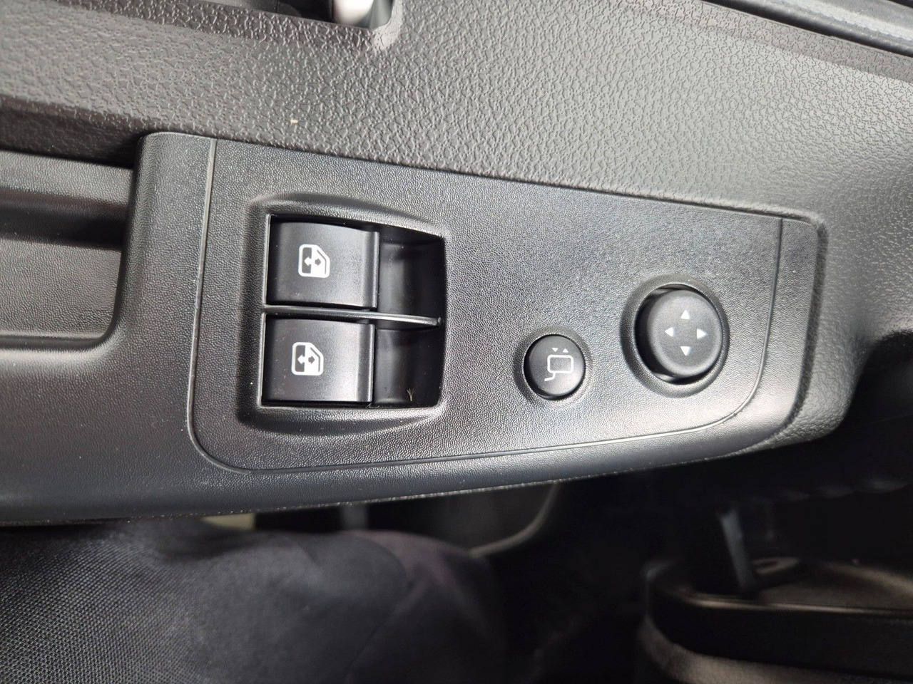 Leasing  Iveco Eurocargo ML80E21 Meiller Kipper 2x AHK 3 Sitze Iveco Eurocargo ML80E21 Meiller Kipper 2x AHK 3 Sitze: afbeelding 22 Leasing  Iveco Eurocargo ML80E21 Meiller Kipper 2x AHK 3 Sitze Iveco Eurocargo ML80E21 Meiller Kipper 2x AHK 3 Sitze: afbeelding 22