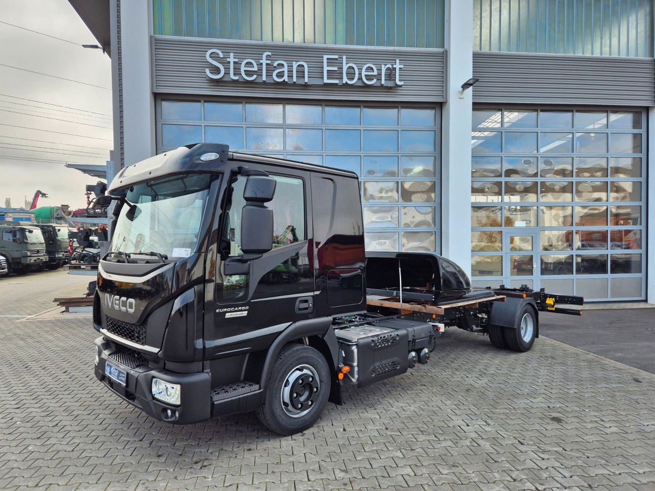 Iveco Eurocargo ML80E22/P 2x AHK Klima Standh. Bett - Chassis vrachtwagen: afbeelding 4 Iveco Eurocargo ML80E22/P 2x AHK Klima Standh. Bett - Chassis vrachtwagen: afbeelding 4