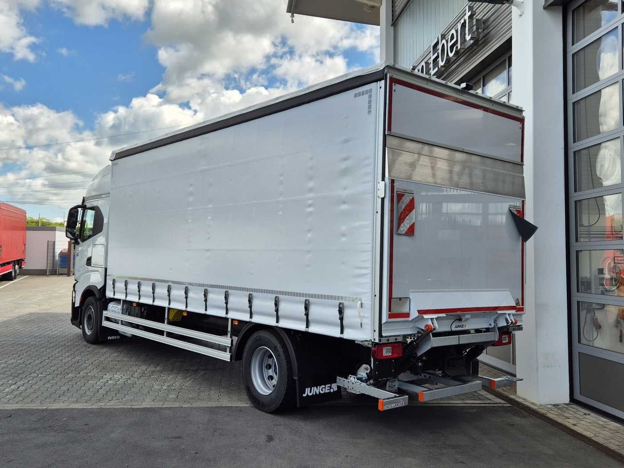 Iveco S-Way AS190S42/P Schiebeplanen LBW 2.000kg AHK - Schuifzeilen vrachtwagen: afbeelding 5 Iveco S-Way AS190S42/P Schiebeplanen LBW 2.000kg AHK - Schuifzeilen vrachtwagen: afbeelding 5