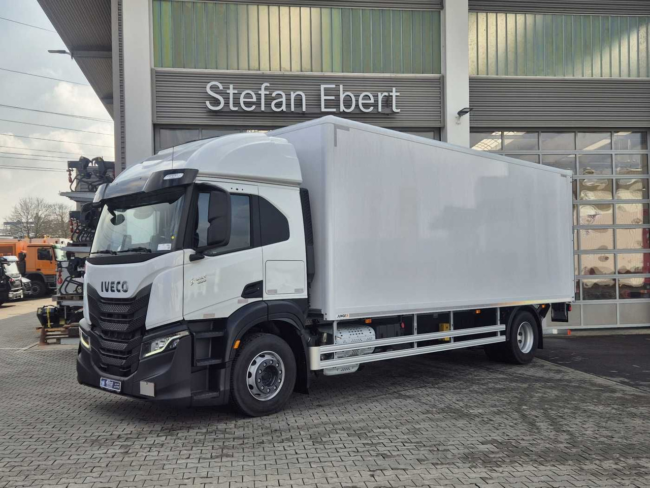 Iveco S Way AT190S40/P LBW Tür AHK Navi Bett - Bakwagen: afbeelding 2 Iveco S Way AT190S40/P LBW Tür AHK Navi Bett - Bakwagen: afbeelding 2