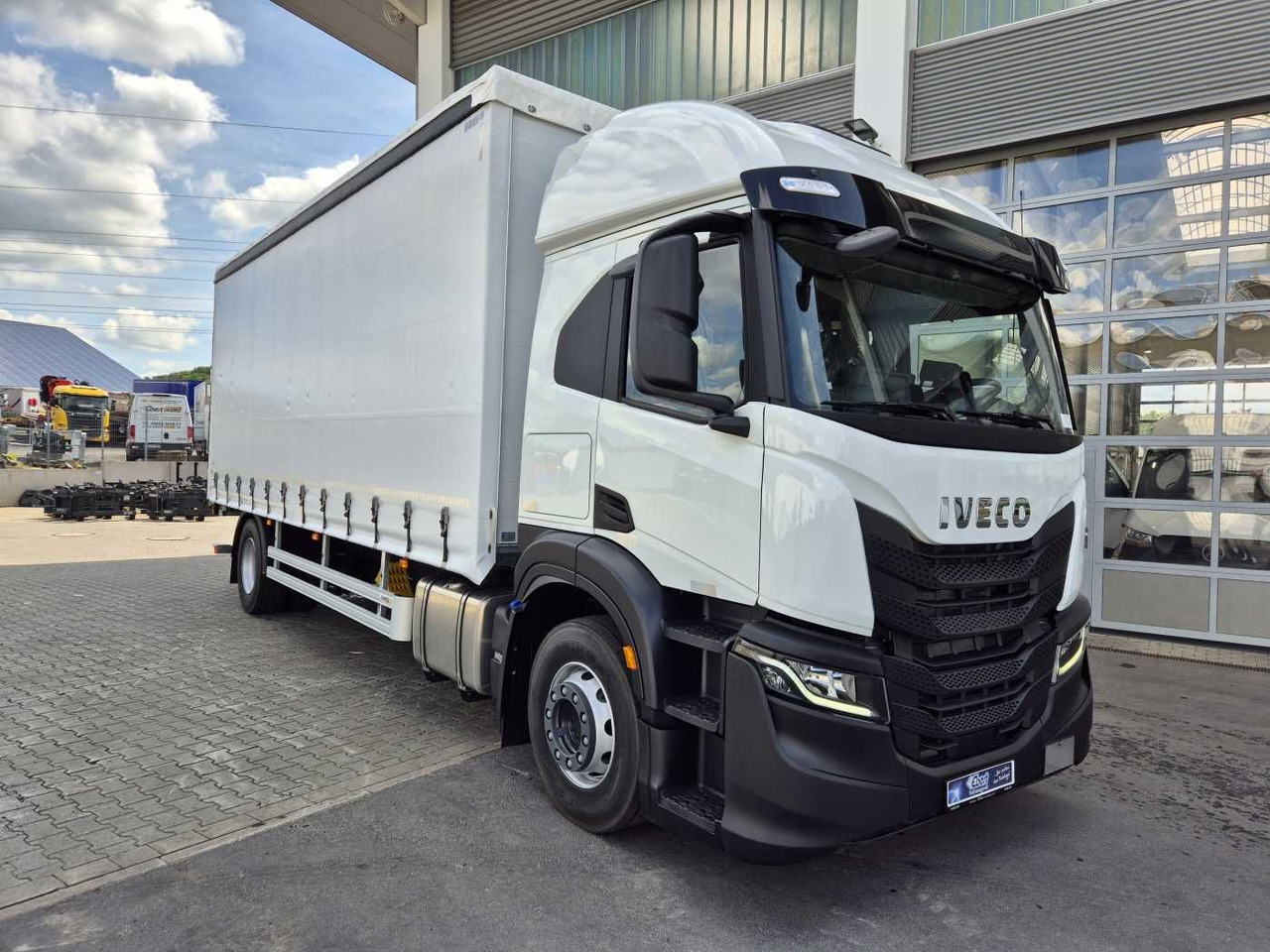 Iveco S-Way AT190S40/P Schiebeplanen LBW AHK Bett - Schuifzeilen vrachtwagen: afbeelding 2 Iveco S-Way AT190S40/P Schiebeplanen LBW AHK Bett - Schuifzeilen vrachtwagen: afbeelding 2
