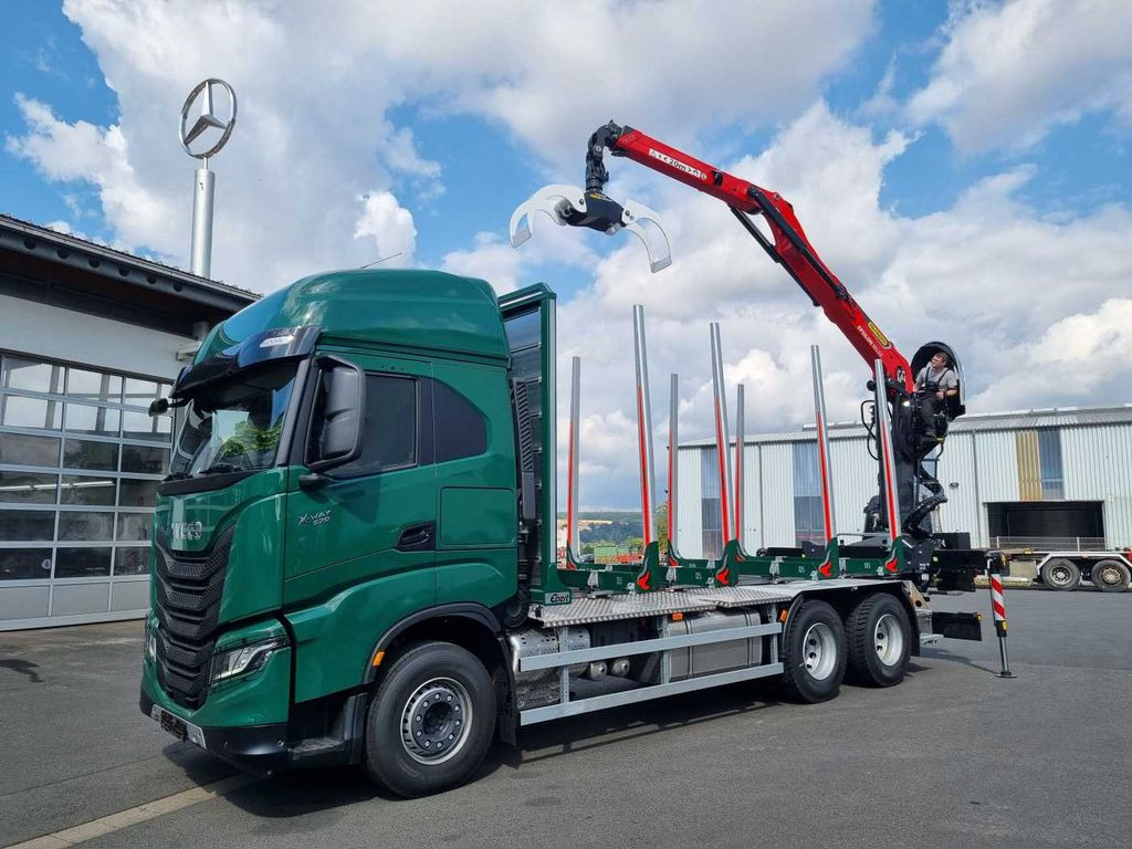 Iveco X-WAY AS300X57ZP ON+ 6x4 Palfinger Epsilon M12 Z Iveco X-WAY AS300X57ZP ON+ 6x4 Palfinger Epsilon M12 Z - Houttransport, Kraanwagen: afbeelding 1 Iveco X-WAY AS300X57ZP ON+ 6x4 Palfinger Epsilon M12 Z Iveco X-WAY AS300X57ZP ON+ 6x4 Palfinger Epsilon M12 Z - Houttransport, Kraanwagen: afbeelding 1
