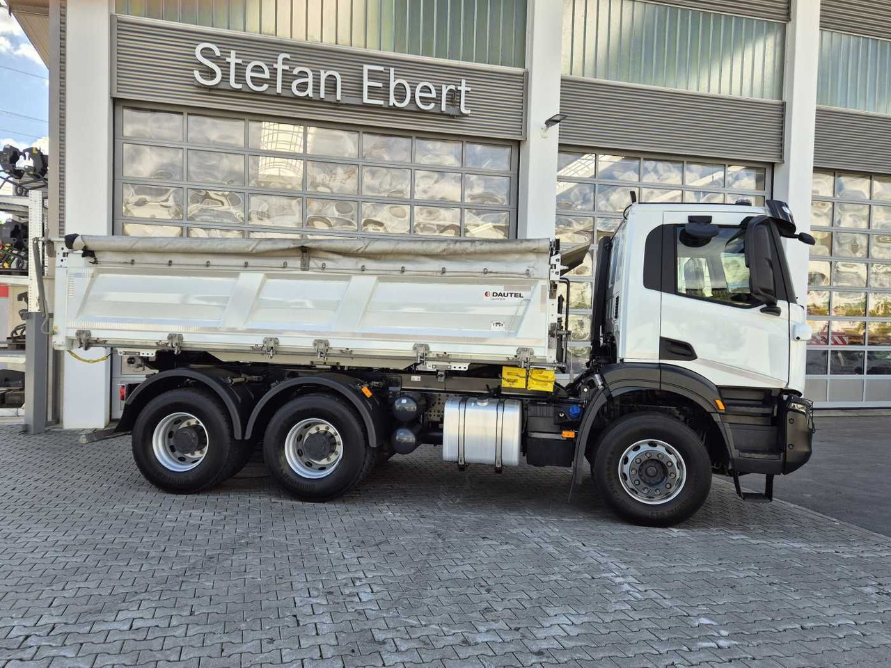 Iveco X-Way AD300X48Z HR 6x4 Intarder Bordmatic Kamera - Kipper vrachtwagen: afbeelding 5 Iveco X-Way AD300X48Z HR 6x4 Intarder Bordmatic Kamera - Kipper vrachtwagen: afbeelding 5
