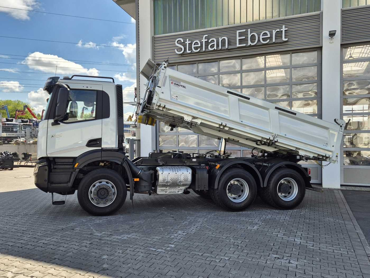 Iveco X-Way AD300X48Z HR 6x4 Intarder Bordmatic Kamera - Kipper vrachtwagen: afbeelding 4 Iveco X-Way AD300X48Z HR 6x4 Intarder Bordmatic Kamera - Kipper vrachtwagen: afbeelding 4