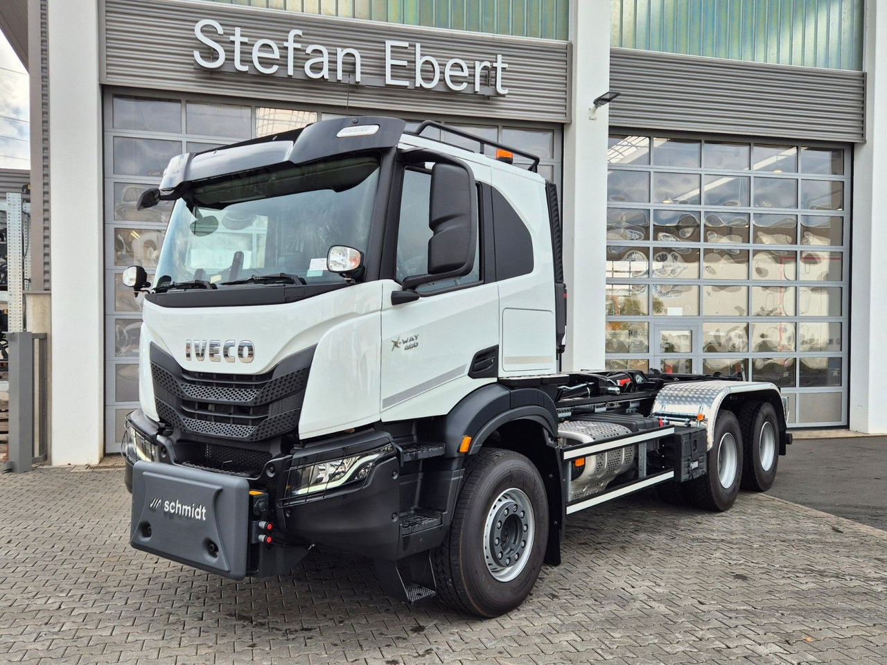 Iveco X-Way AT300X48Z/P HR OFF 6x4 Hiab Winterdienst - Haakarmsysteem vrachtwagen: afbeelding 2 Iveco X-Way AT300X48Z/P HR OFF 6x4 Hiab Winterdienst - Haakarmsysteem vrachtwagen: afbeelding 2
