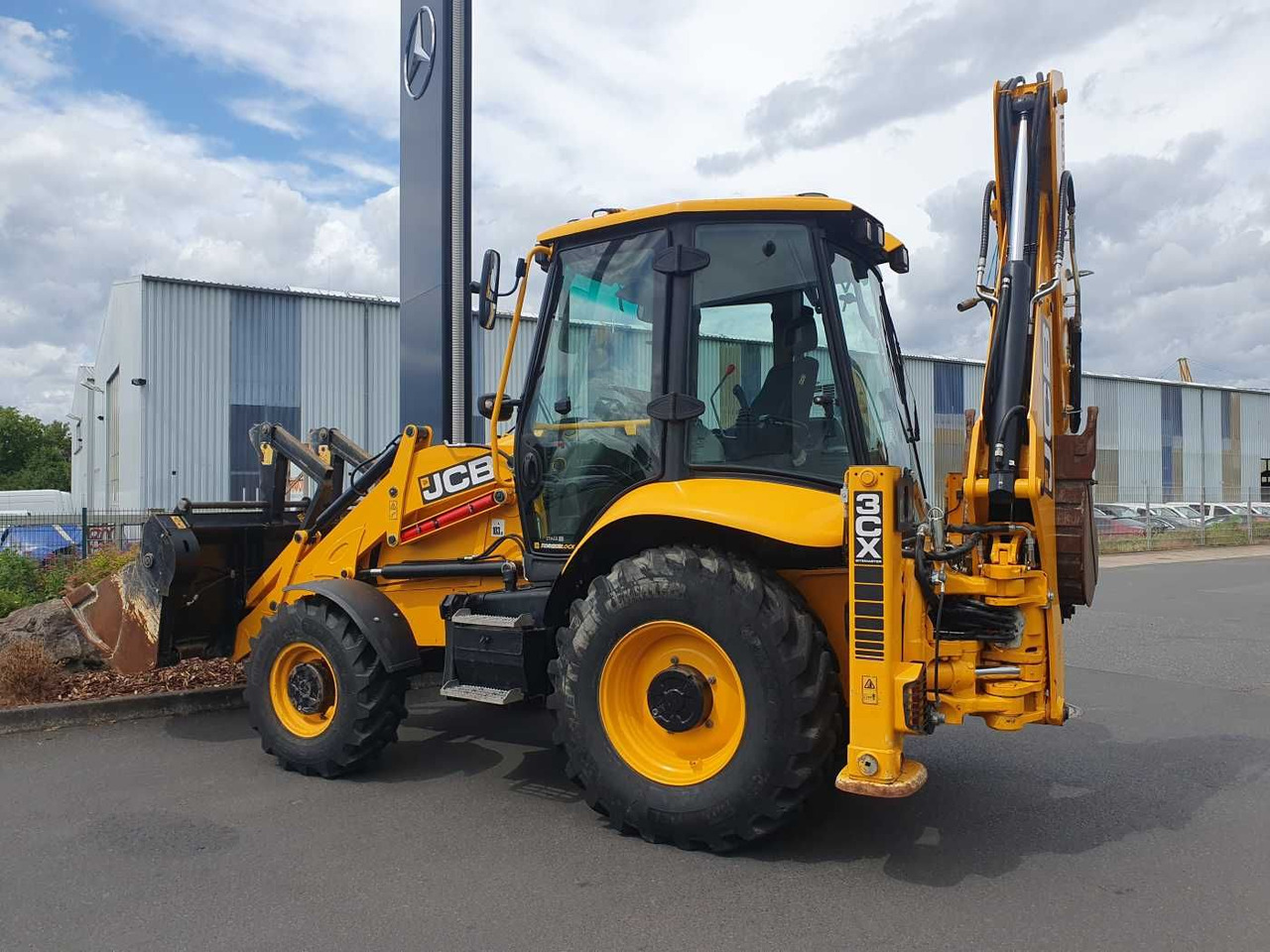 JCB 3CX / Gabel & 4in1 Schaufel / nur 1.561h / 2022 - Graaflaadmachine: afbeelding 2 JCB 3CX / Gabel & 4in1 Schaufel / nur 1.561h / 2022 - Graaflaadmachine: afbeelding 2