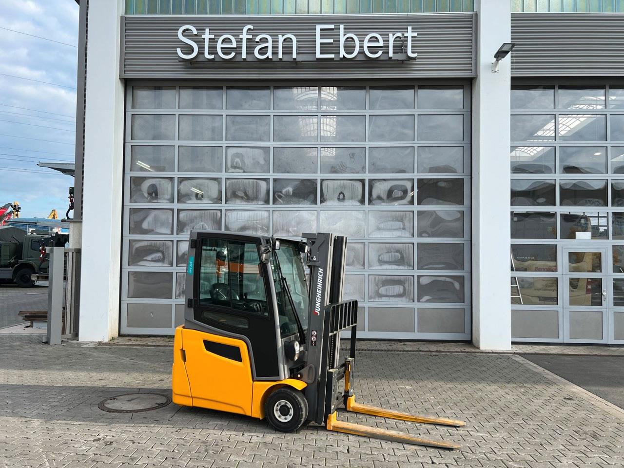 Jungheinrich EFG 215 / Triplex: 4.25m! / SS / 4.029h - Elektrische heftruck: afbeelding 1 Jungheinrich EFG 215 / Triplex: 4.25m! / SS / 4.029h - Elektrische heftruck: afbeelding 1