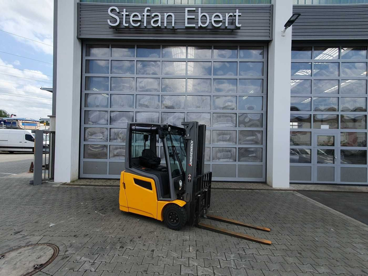 Jungheinrich EFG 215 / Triplex: 4.25m! / SS / nur 1.368h! - Elektrische heftruck: afbeelding 1 Jungheinrich EFG 215 / Triplex: 4.25m! / SS / nur 1.368h! - Elektrische heftruck: afbeelding 1
