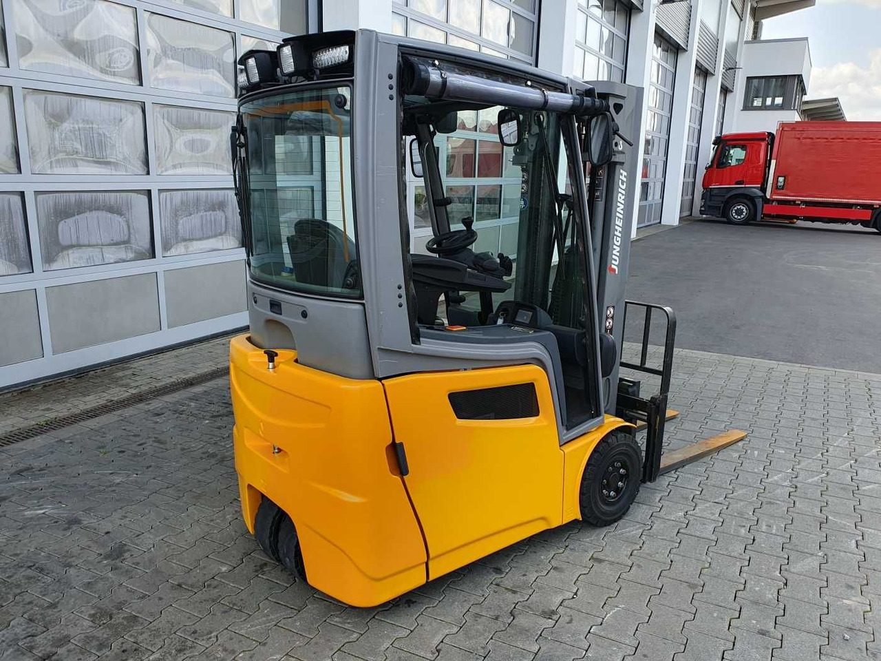 Jungheinrich EFG 215 / Triplex: 4.25m! / SS / nur 2.184h! - Elektrische heftruck: afbeelding 4 Jungheinrich EFG 215 / Triplex: 4.25m! / SS / nur 2.184h! - Elektrische heftruck: afbeelding 4