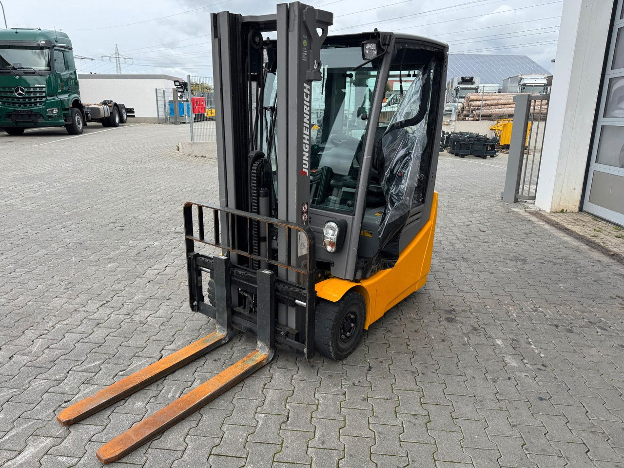 Jungheinrich EFG 215 / Triplex: 4.25m! / SS / nur 3.298h! - Elektrische heftruck: afbeelding 5 Jungheinrich EFG 215 / Triplex: 4.25m! / SS / nur 3.298h! - Elektrische heftruck: afbeelding 5
