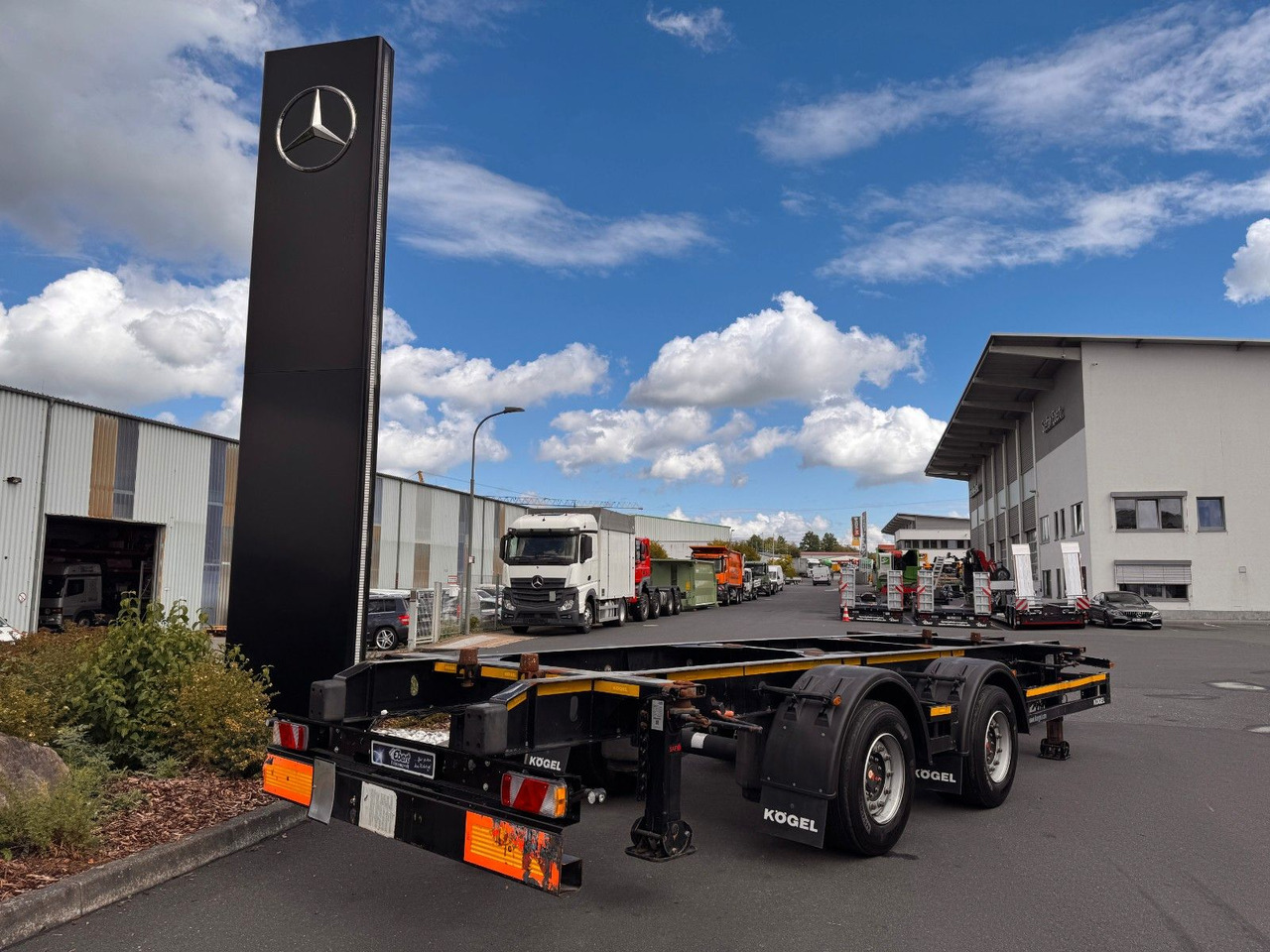 Kögel ZW 18 Lafette SAF Achsen 15.910kg Nutzlast - Containertransporter/ Wissellaadbak aanhangwagen: afbeelding 1 Kögel ZW 18 Lafette SAF Achsen 15.910kg Nutzlast - Containertransporter/ Wissellaadbak aanhangwagen: afbeelding 1
