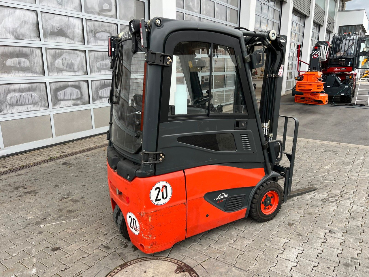 Linde E14 - 01 / Triplex: 4.10m! / SS / nur 2.612h! - Elektrische heftruck: afbeelding 3 Linde E14 - 01 / Triplex: 4.10m! / SS / nur 2.612h! - Elektrische heftruck: afbeelding 3