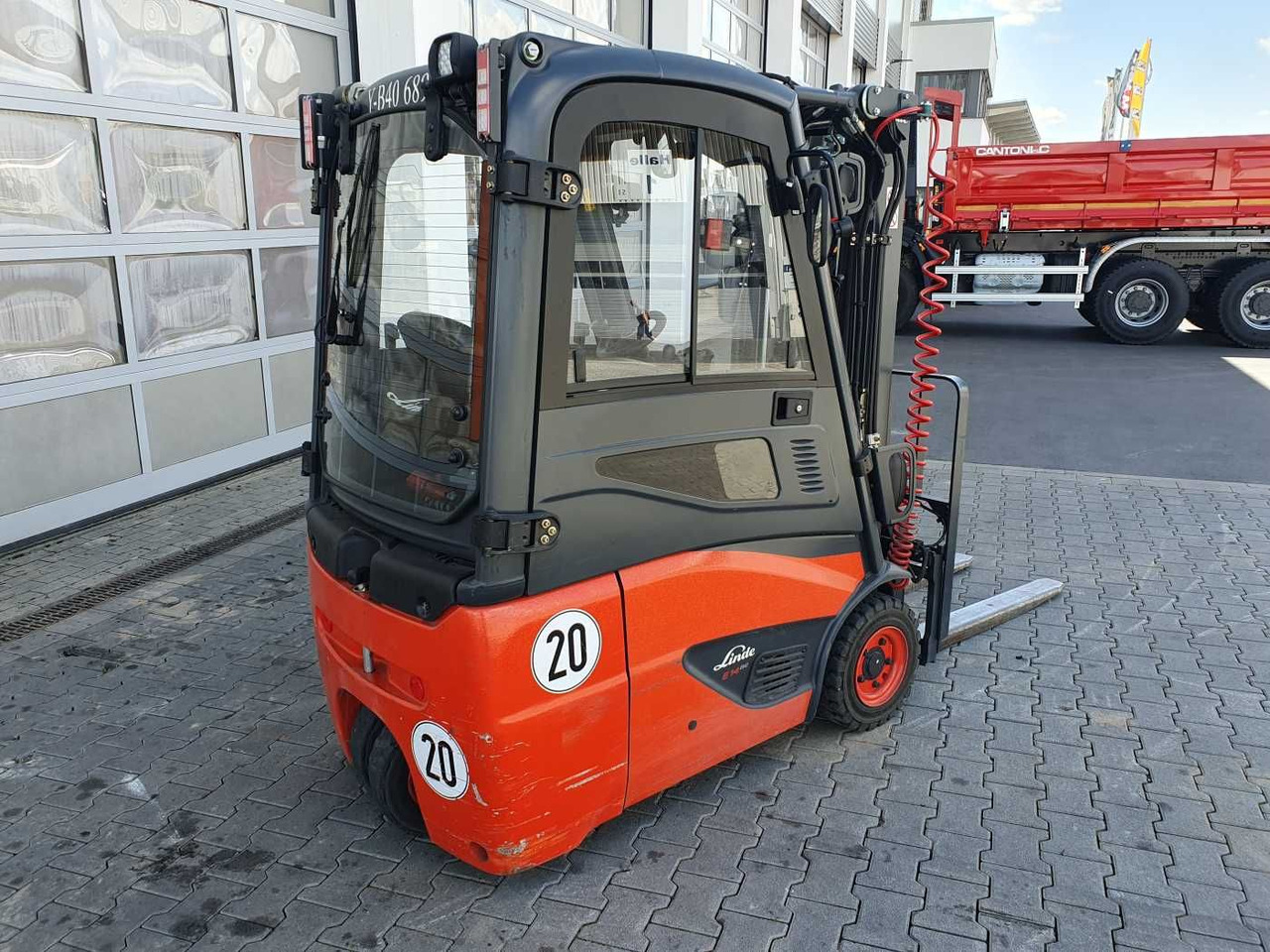Linde E14 - 02 / Triplex: 4.00m! / SS / 855h! / 2021 - Elektrische heftruck: afbeelding 3 Linde E14 - 02 / Triplex: 4.00m! / SS / 855h! / 2021 - Elektrische heftruck: afbeelding 3