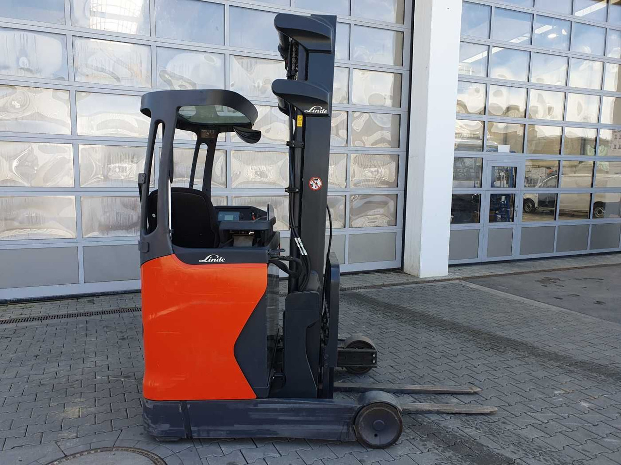 Linde R12B-01 / nur 2.394h! / Hubhöhe: 6m / 2015 - Reach truck: afbeelding 3 Linde R12B-01 / nur 2.394h! / Hubhöhe: 6m / 2015 - Reach truck: afbeelding 3