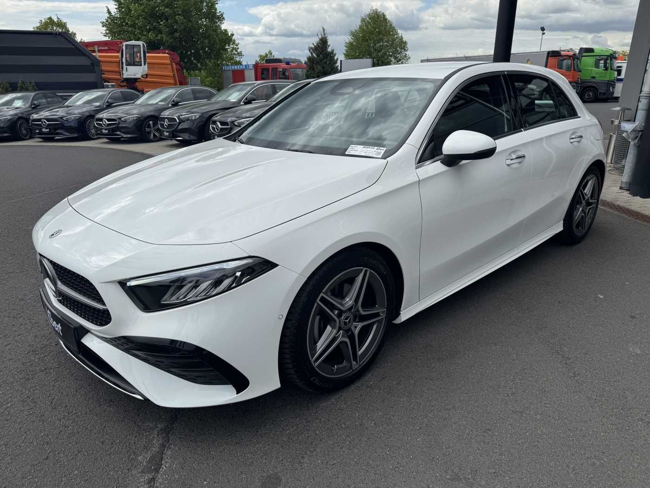 Mercedes-Benz A 200d AMG+AHK+Ambiente+RFK+MBUX+LED+IHC - Sedan: afbeelding 2 Mercedes-Benz A 200d AMG+AHK+Ambiente+RFK+MBUX+LED+IHC - Sedan: afbeelding 2