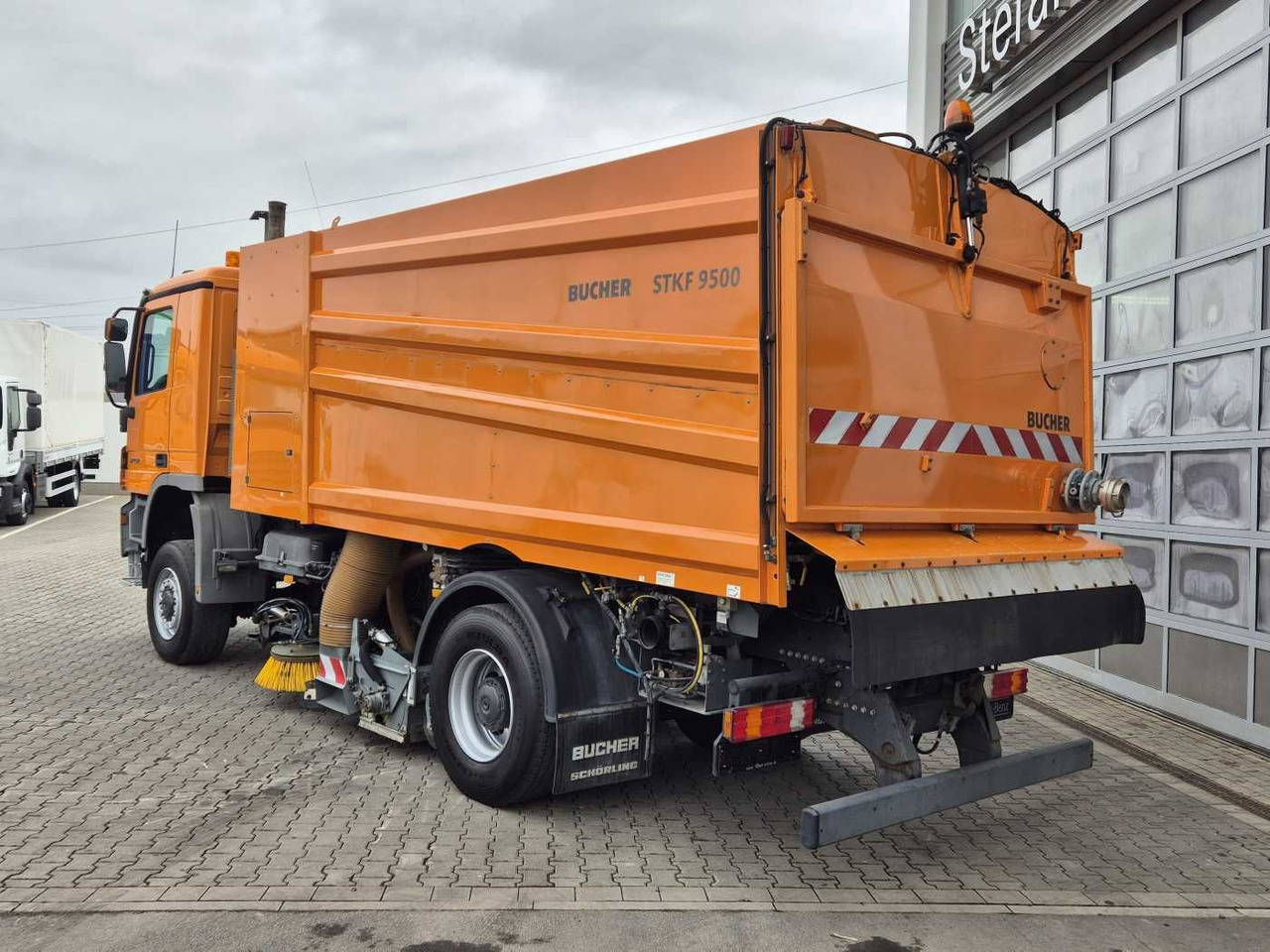 Leasing  Mercedes-Benz Actros 2032 A 4x4 Bucher STKF 9500 Airport 30x Mercedes-Benz Actros 2032 A 4x4 Bucher STKF 9500 Airport 30x: afbeelding 15