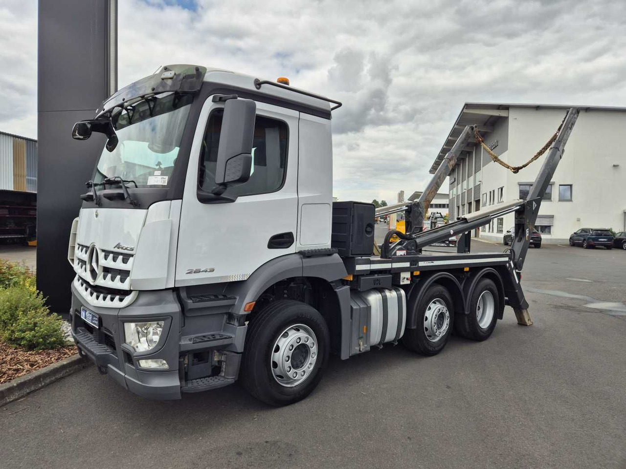 Mercedes-Benz Arocs 2643 L 6x2/4 VDL AHK Funk Vorlaufachse - Kipper vrachtwagen: afbeelding 2 Mercedes-Benz Arocs 2643 L 6x2/4 VDL AHK Funk Vorlaufachse - Kipper vrachtwagen: afbeelding 2