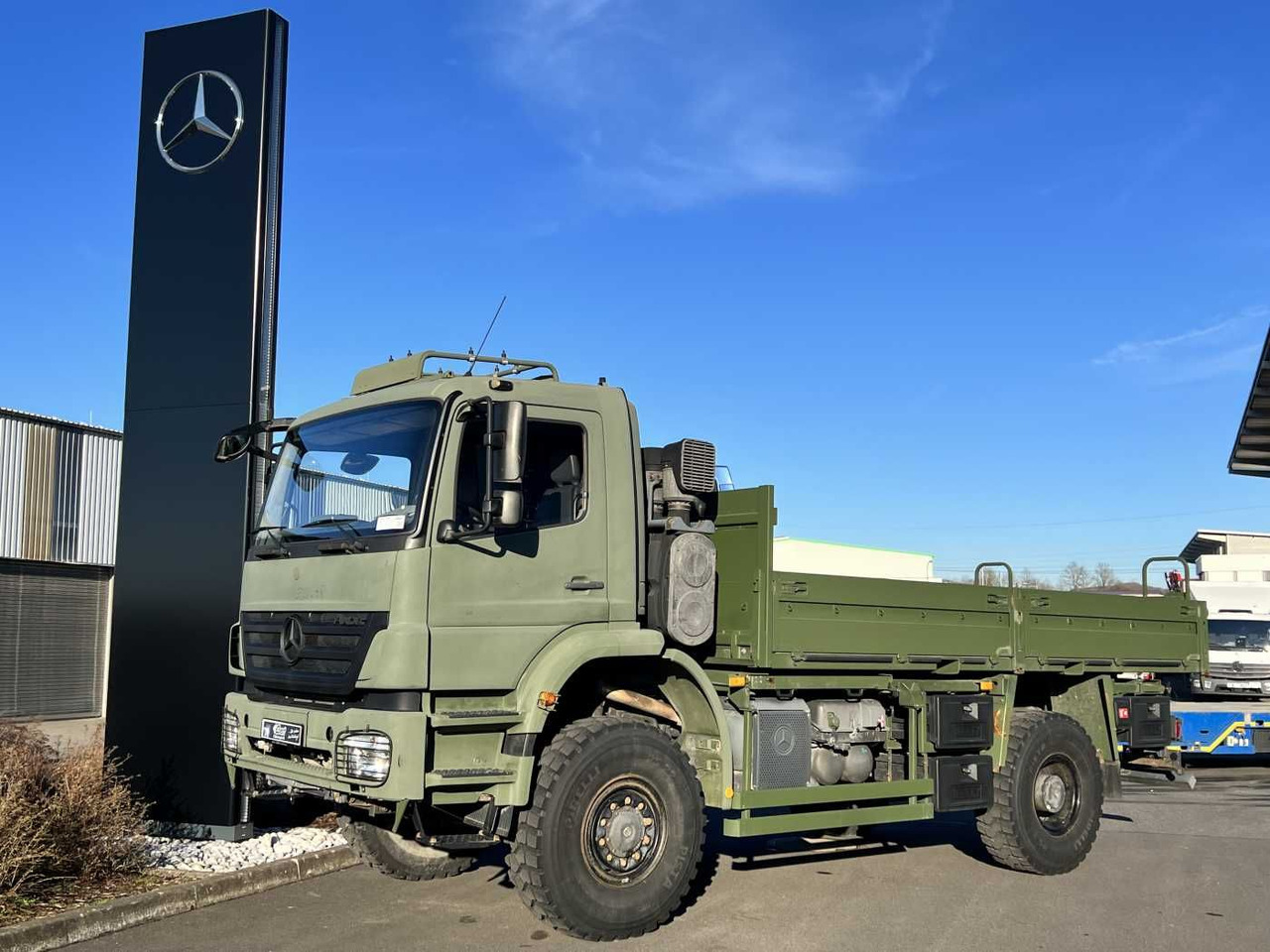 Mercedes-Benz Axor 1829 A 4x4 Pritsche - Vrachtwagen met open laadbak: afbeelding 1 Mercedes-Benz Axor 1829 A 4x4 Pritsche - Vrachtwagen met open laadbak: afbeelding 1