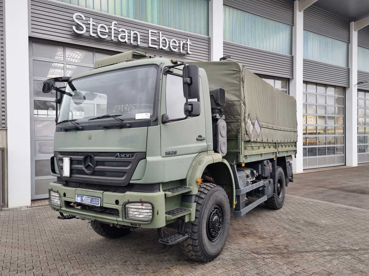 Mercedes-Benz Axor 1829 A 4x4 Pritsche/Plane 10 Stück - Schuifzeilen vrachtwagen: afbeelding 2 Mercedes-Benz Axor 1829 A 4x4 Pritsche/Plane 10 Stück - Schuifzeilen vrachtwagen: afbeelding 2