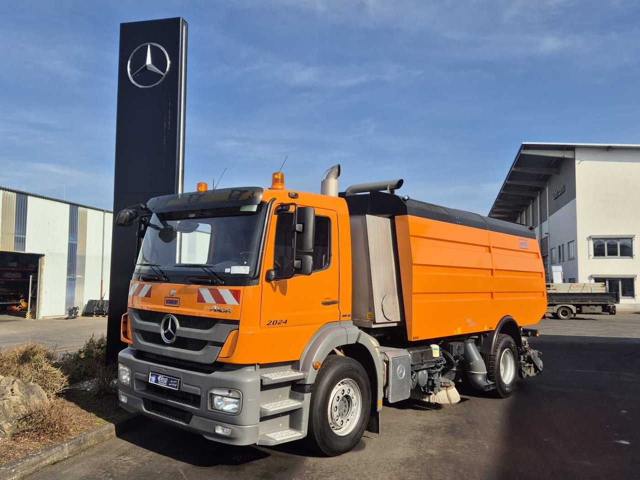 Mercedes-Benz Axor 2024 L Schmidt Airportsweeper AS 990 - Veegwagen: afbeelding 1 Mercedes-Benz Axor 2024 L Schmidt Airportsweeper AS 990 - Veegwagen: afbeelding 1