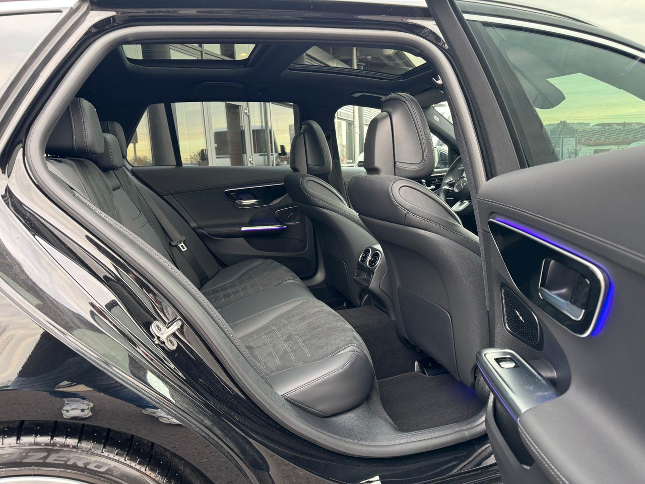 Mercedes-Benz C 200d T AMG+Pano+AHK+Distr+Digital+360 - Stationwagen: afbeelding 5 Mercedes-Benz C 200d T AMG+Pano+AHK+Distr+Digital+360 - Stationwagen: afbeelding 5