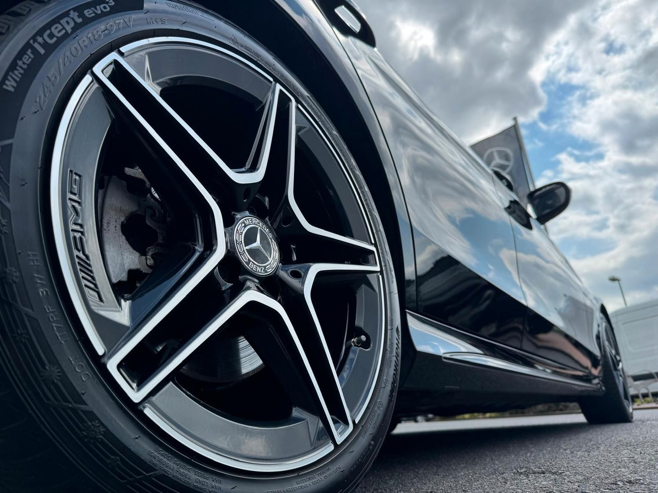 Mercedes-Benz C 220d NightEdition+AMG+Distr+SportfahrW+RFK - Stationwagen: afbeelding 5 Mercedes-Benz C 220d NightEdition+AMG+Distr+SportfahrW+RFK - Stationwagen: afbeelding 5