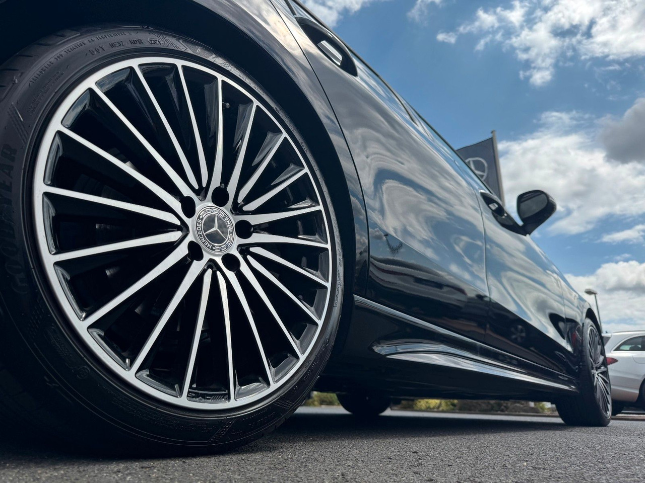 Mercedes-Benz C 300 AMG+DistrPlus+360+SportfahrW+Night+19Zoll - Sedan: afbeelding 5 Mercedes-Benz C 300 AMG+DistrPlus+360+SportfahrW+Night+19Zoll - Sedan: afbeelding 5
