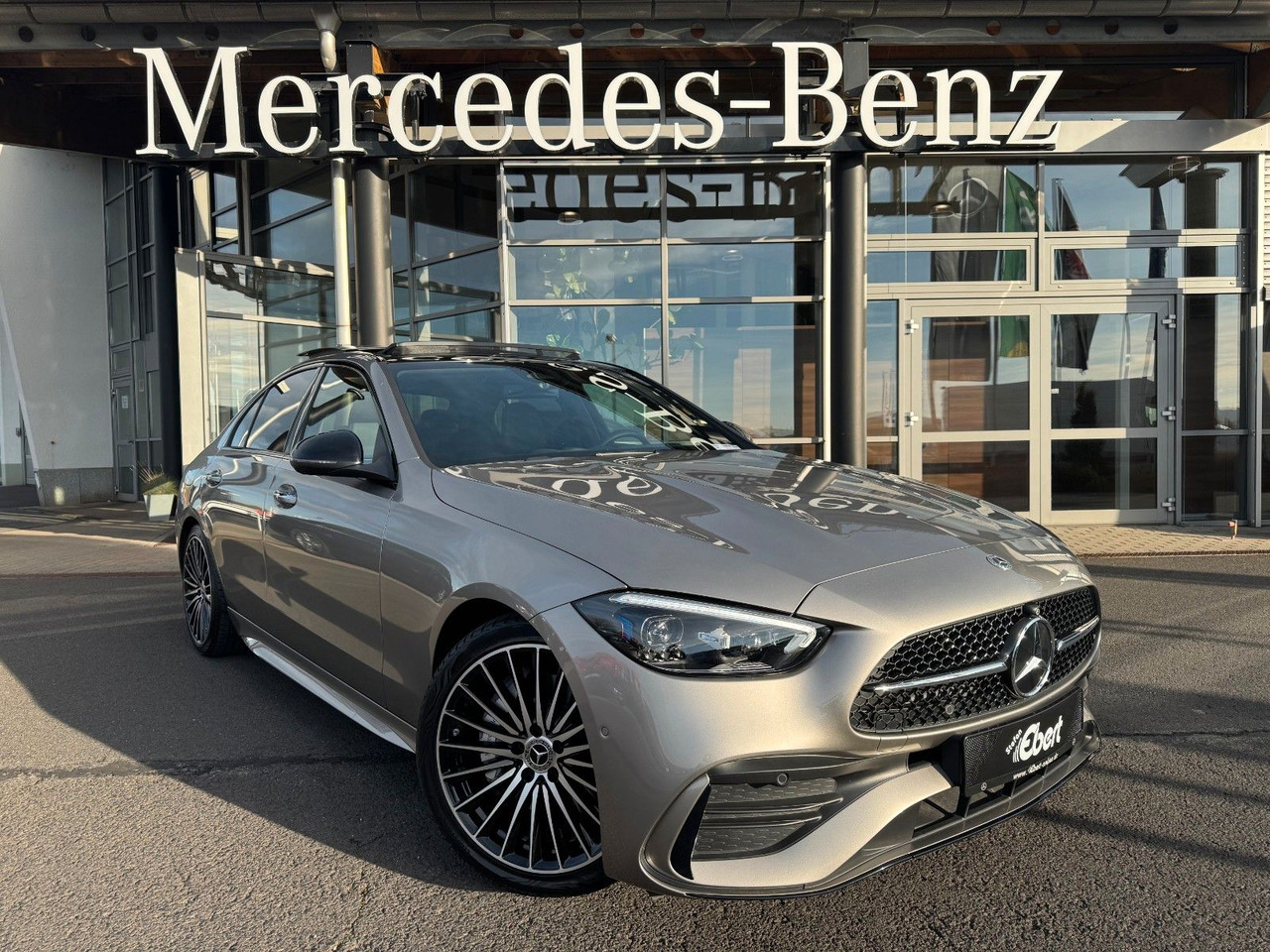 Mercedes-Benz C 300 AMG+Pano+Burmester+360+Digital+Memory - Sedan: afbeelding 1 Mercedes-Benz C 300 AMG+Pano+Burmester+360+Digital+Memory - Sedan: afbeelding 1