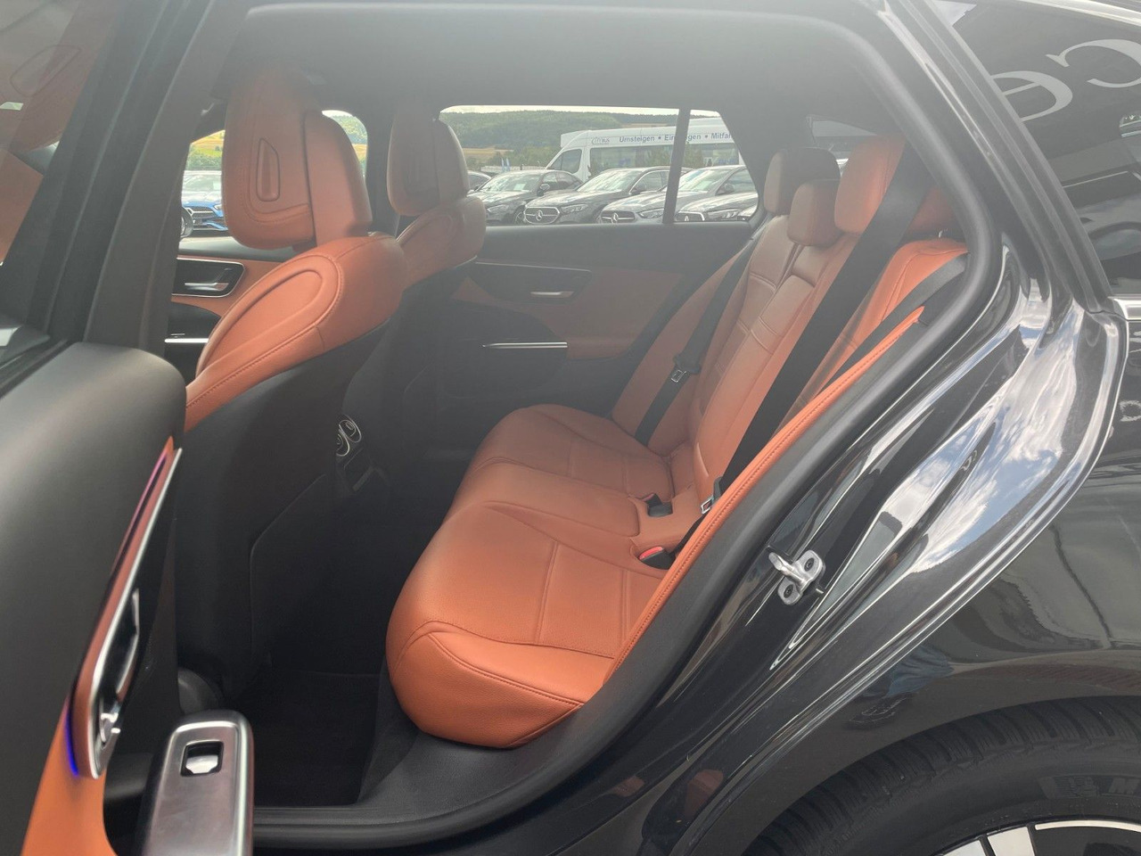 Mercedes-Benz C 300 e T AVANTGARDE R-Kamera+TOTW+Carplay - Stationwagen: afbeelding 2 Mercedes-Benz C 300 e T AVANTGARDE R-Kamera+TOTW+Carplay - Stationwagen: afbeelding 2