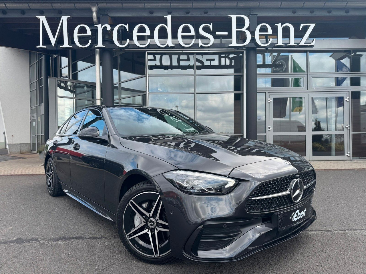 Mercedes-Benz C 400e 4M AMG+HUD+RFK+TotW+Ambiente+Night - Sedan: afbeelding 1 Mercedes-Benz C 400e 4M AMG+HUD+RFK+TotW+Ambiente+Night - Sedan: afbeelding 1