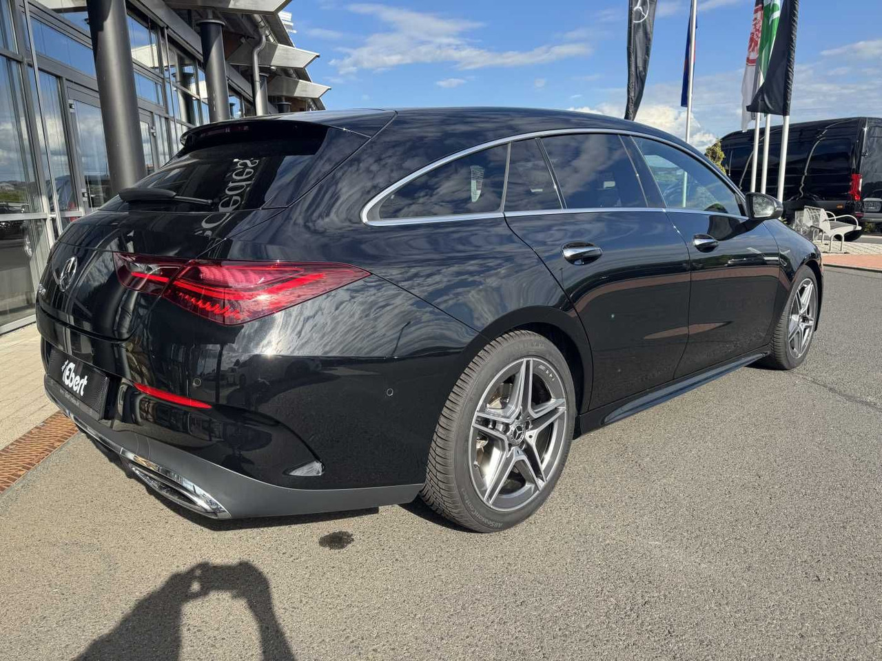 Mercedes-Benz CLA 180 Shooting Brake+AMG+Distr+AHK+RFK+ - Personenwagen: afbeelding 4 Mercedes-Benz CLA 180 Shooting Brake+AMG+Distr+AHK+RFK+ - Personenwagen: afbeelding 4