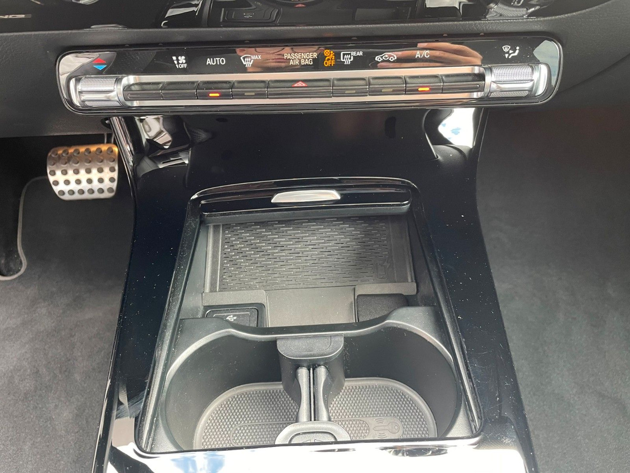 Coupé Mercedes-Benz CLA 200 AMG Pano+R-Kamera+19"+TOTW+DISTR+MULITBE: afbeelding 21 Coupé Mercedes-Benz CLA 200 AMG Pano+R-Kamera+19"+TOTW+DISTR+MULITBE: afbeelding 21