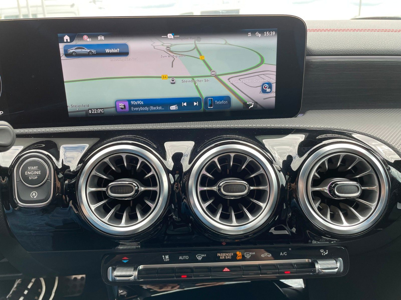 Coupé Mercedes-Benz CLA 200 AMG Pano+R-Kamera+19"+TOTW+DISTR+MULITBE: afbeelding 17 Coupé Mercedes-Benz CLA 200 AMG Pano+R-Kamera+19"+TOTW+DISTR+MULITBE: afbeelding 17