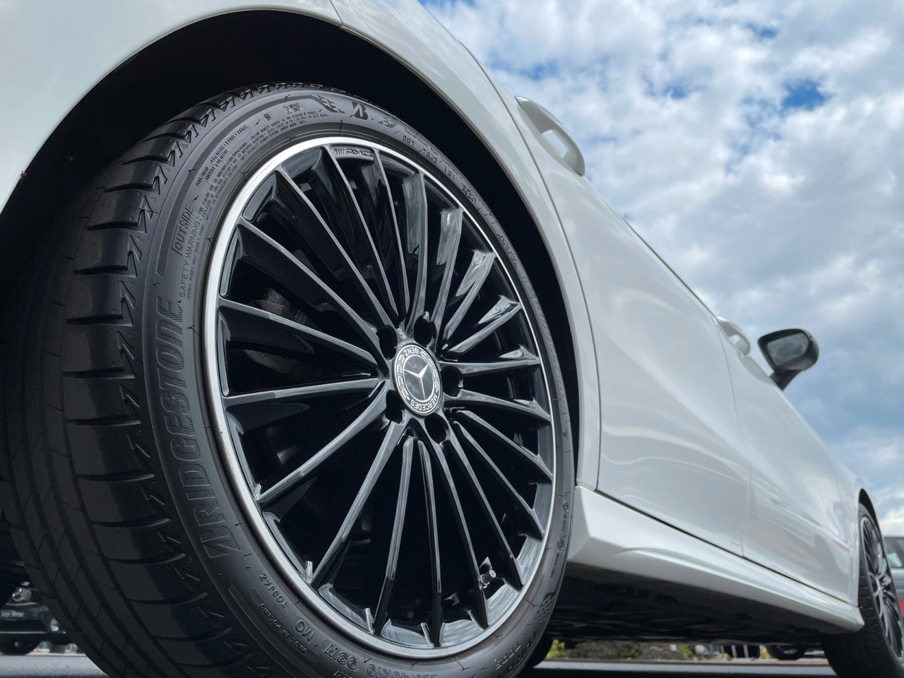 Mercedes-Benz CLA 200 AMG Pano+R-Kamera+19"+TOTW+DISTR+MULITBE - Coupé: afbeelding 5 Mercedes-Benz CLA 200 AMG Pano+R-Kamera+19"+TOTW+DISTR+MULITBE - Coupé: afbeelding 5