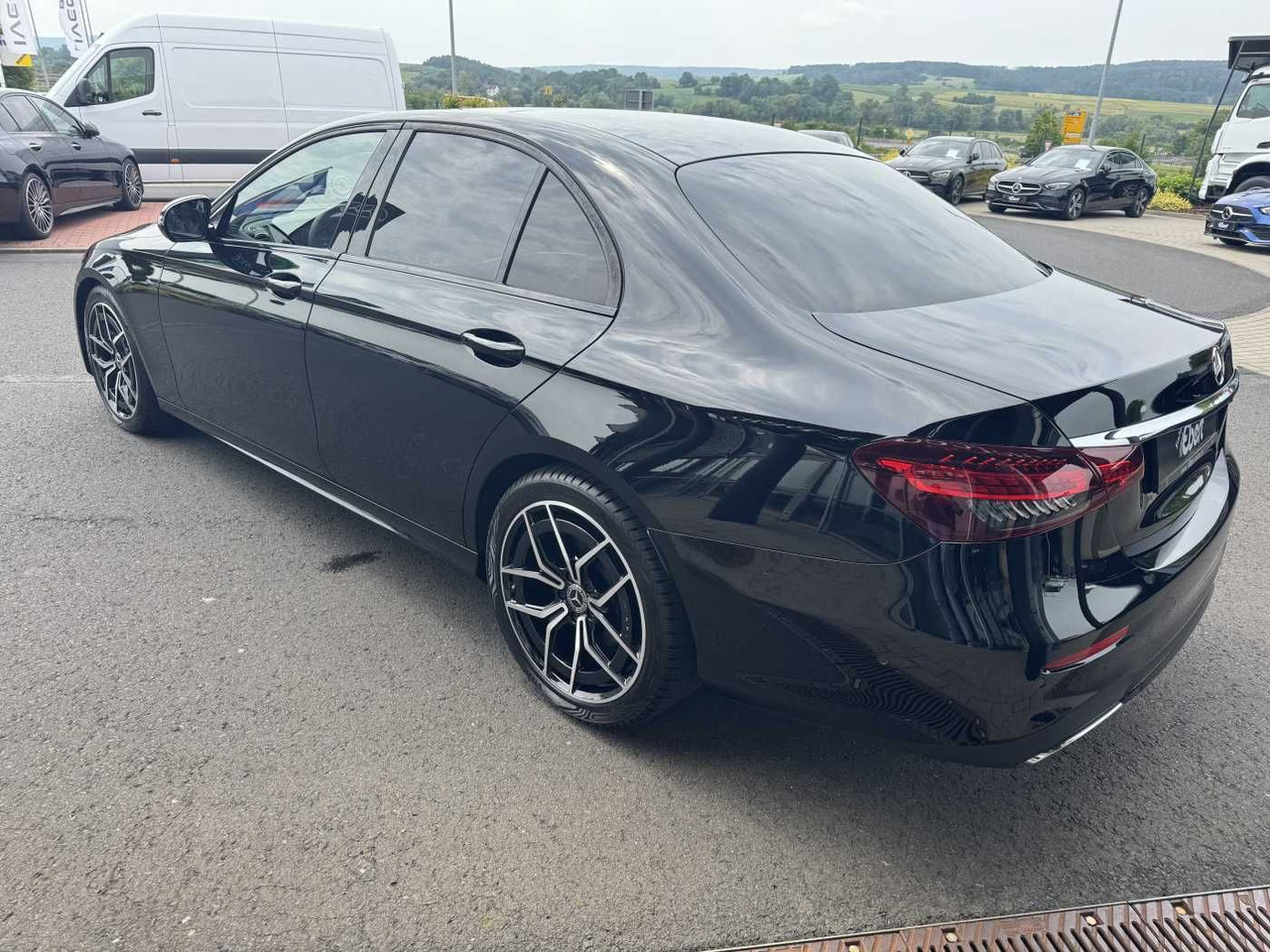 Mercedes-Benz E 220d AMG+Distr+Multibeam+Pano+ Ambiente+Night - Sedan: afbeelding 3 Mercedes-Benz E 220d AMG+Distr+Multibeam+Pano+ Ambiente+Night - Sedan: afbeelding 3
