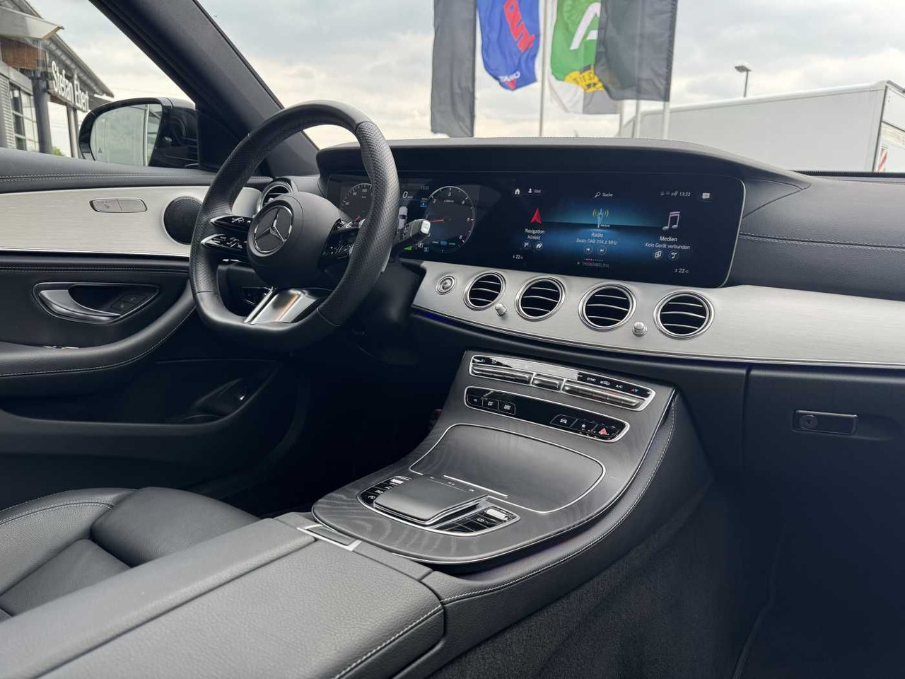 Sedan Mercedes-Benz E 220d AMG+Pano+Distr+Multibeam+RFK+Night: afbeelding 12