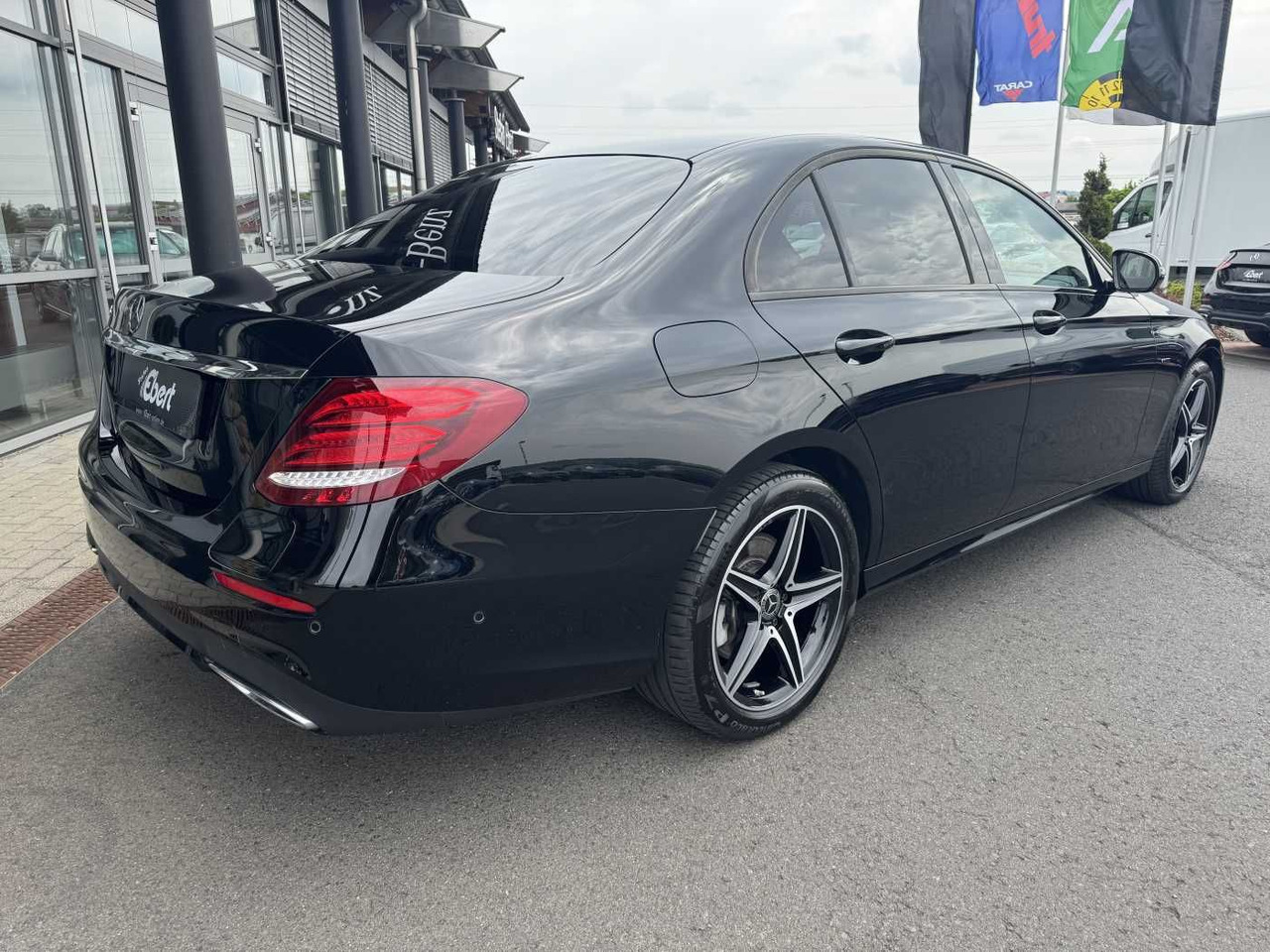 Mercedes-Benz E 300de 9G AMG+Pano+Memory+Ambiente+ RFK+Night - Sedan: afbeelding 4 Mercedes-Benz E 300de 9G AMG+Pano+Memory+Ambiente+ RFK+Night - Sedan: afbeelding 4