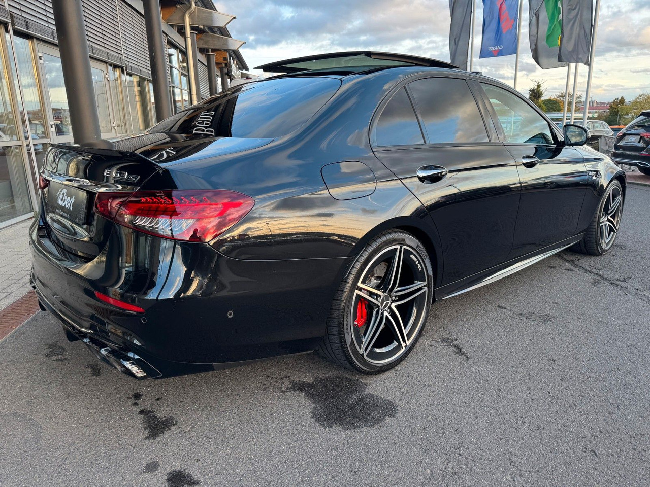 Mercedes-Benz E 63 AMG S Pano+Burm+AirM+HUD+360+uvm. - Sedan: afbeelding 5 Mercedes-Benz E 63 AMG S Pano+Burm+AirM+HUD+360+uvm. - Sedan: afbeelding 5