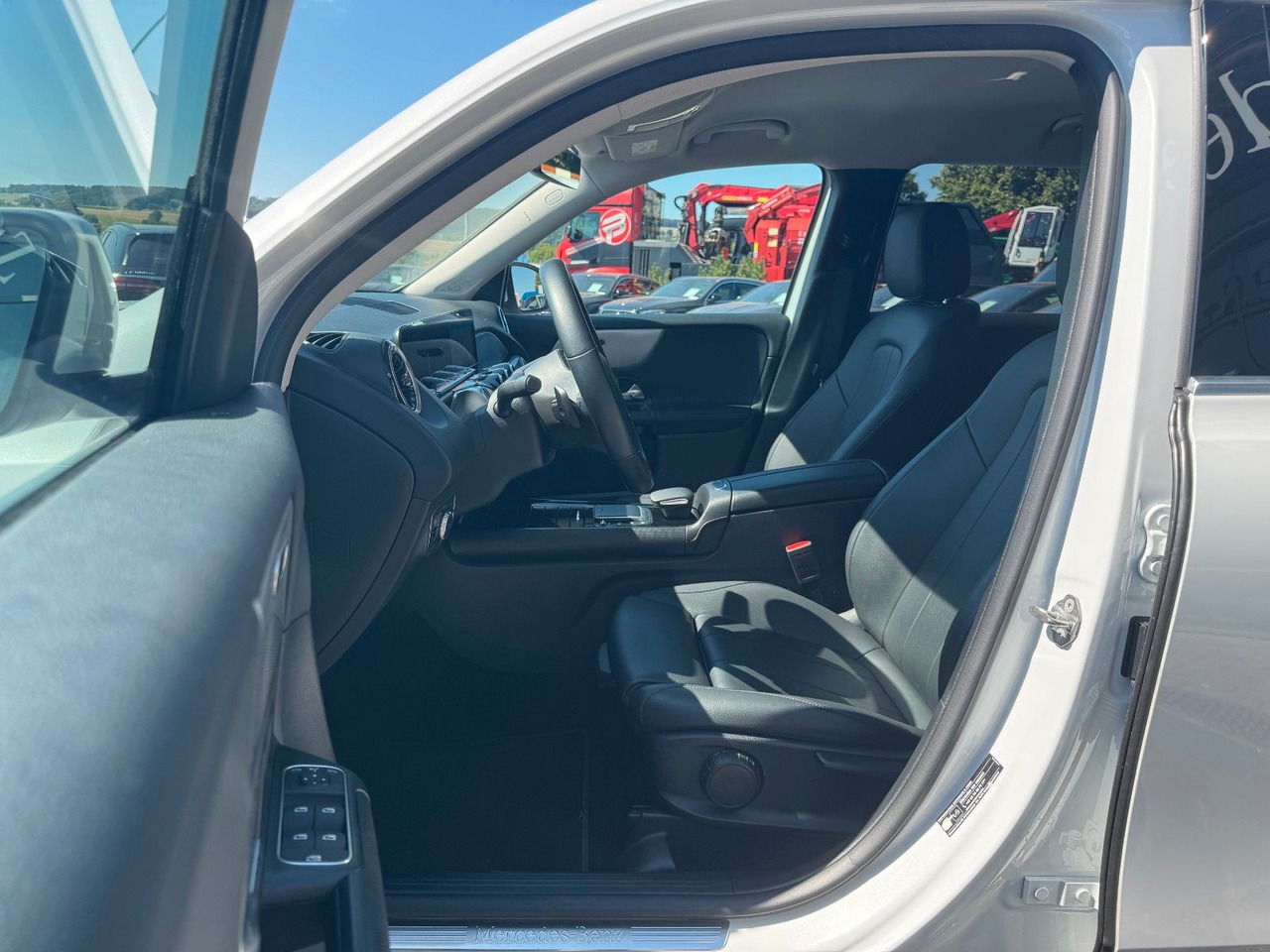 SUV Mercedes-Benz GLB 180 Style+Distronic+RKamera+Vollleder: afbeelding 11