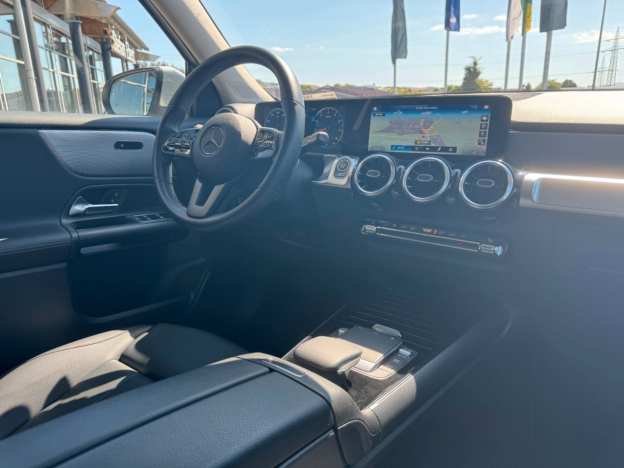 SUV Mercedes-Benz GLB 180 Style+Distronic+RKamera+Vollleder: afbeelding 17