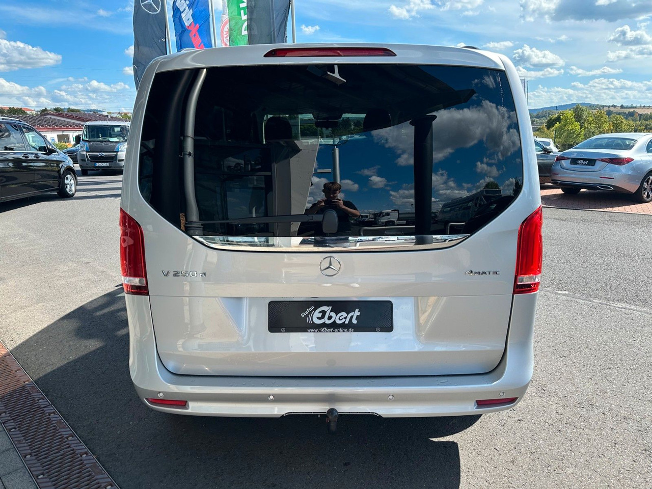 Mercedes-Benz V 250 EDITION 4MATIC Kompakt Liege-Paket AHK2,5t - Personenvervoer: afbeelding 5 Mercedes-Benz V 250 EDITION 4MATIC Kompakt Liege-Paket AHK2,5t - Personenvervoer: afbeelding 5