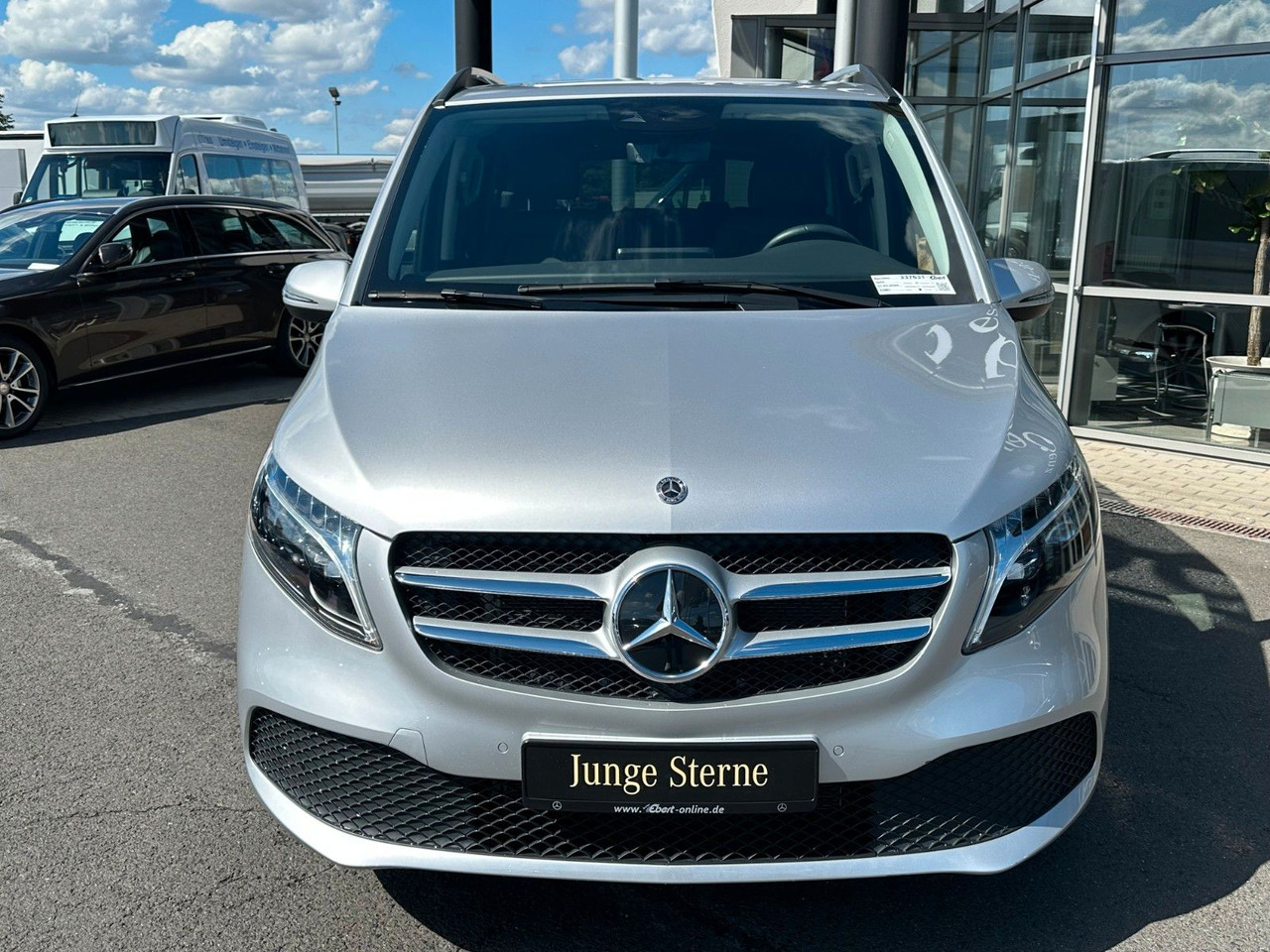 Mercedes-Benz V 250 EDITION 4MATIC Kompakt Liege-Paket AHK2,5t - Personenvervoer: afbeelding 2 Mercedes-Benz V 250 EDITION 4MATIC Kompakt Liege-Paket AHK2,5t - Personenvervoer: afbeelding 2
